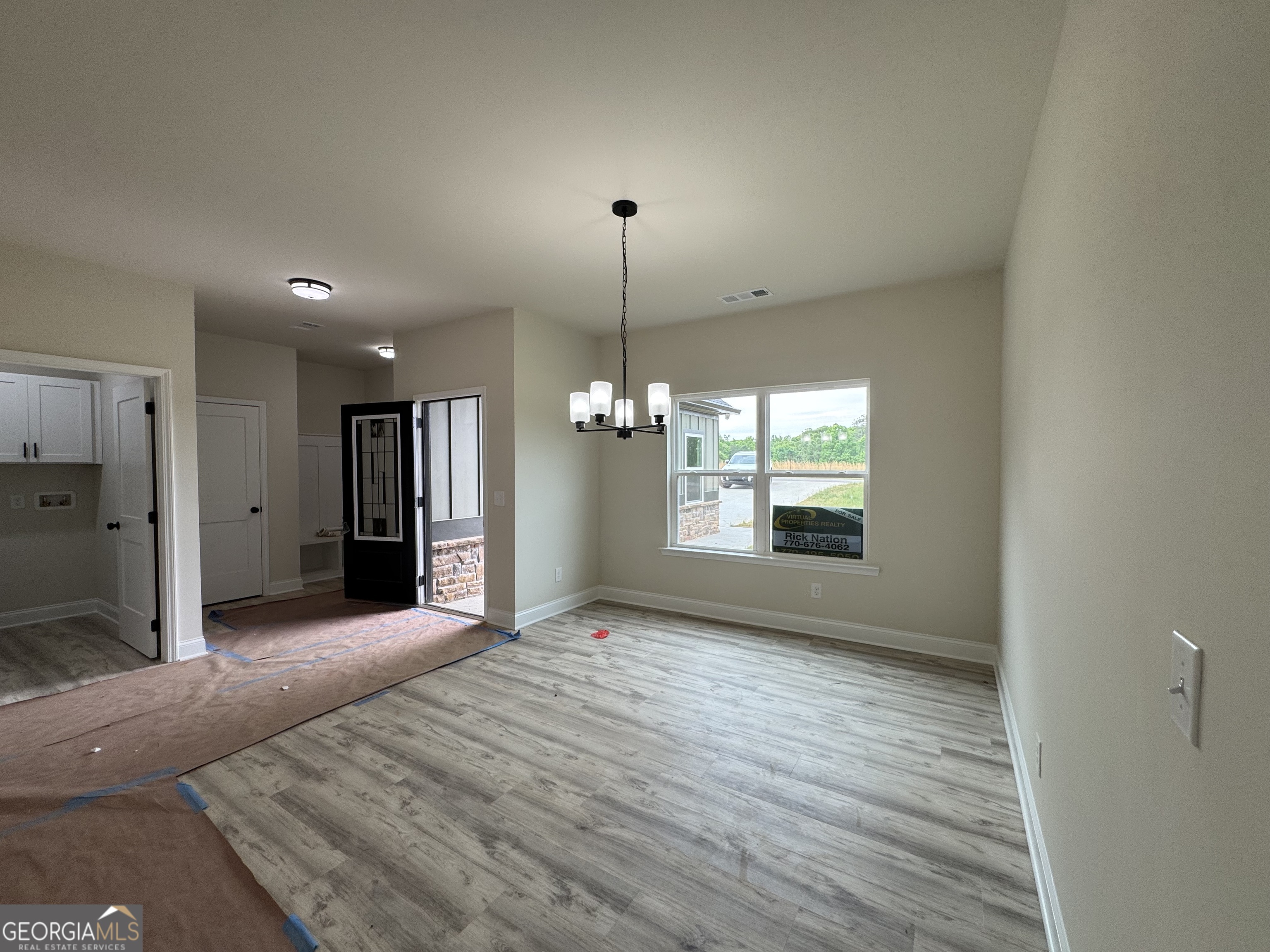 2089 N Hicks Road Property Photo 19
