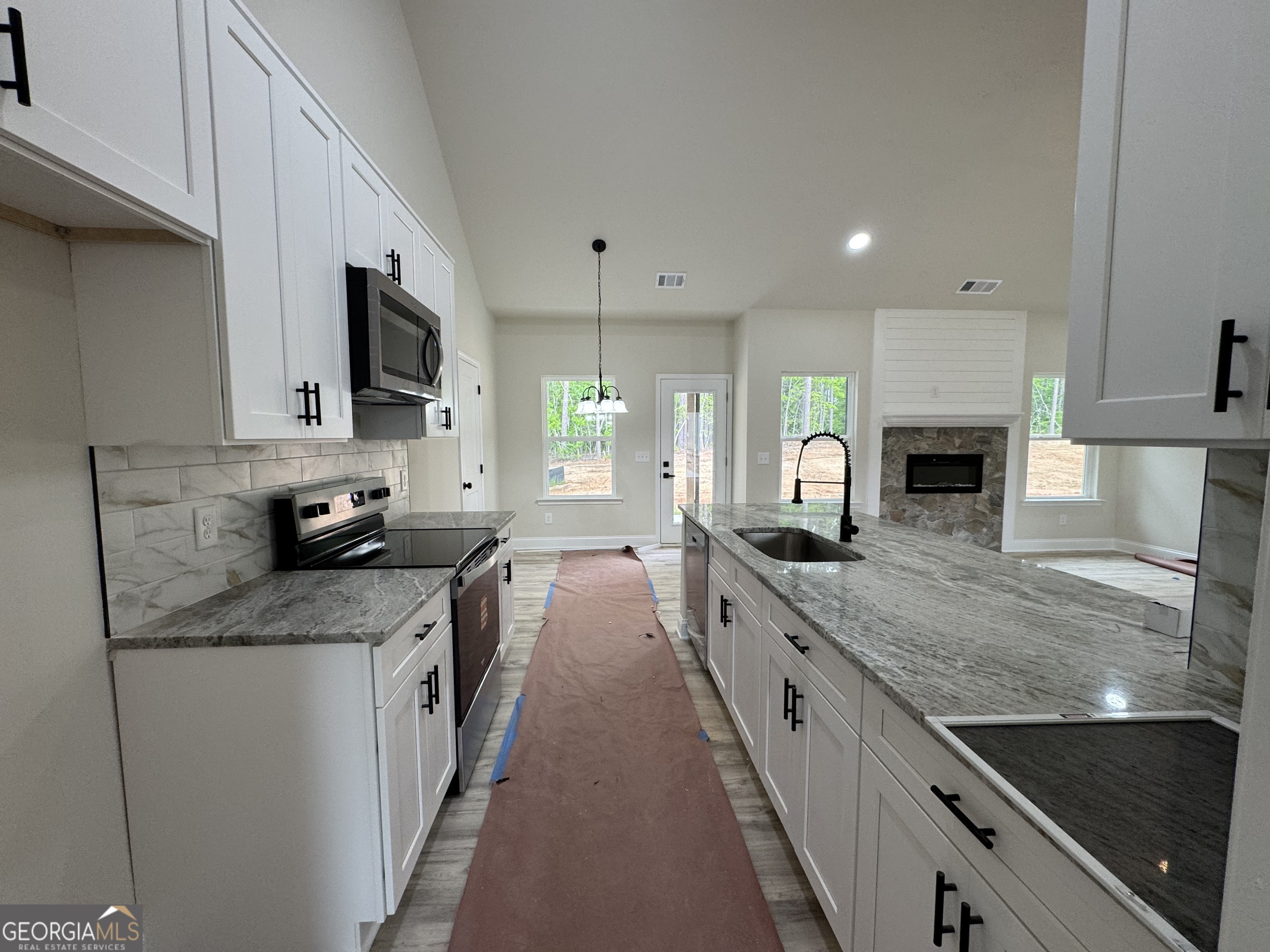 2089 N Hicks Road Property Photo 22