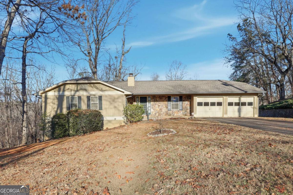 2224 Colonial Drive Property Photo 1