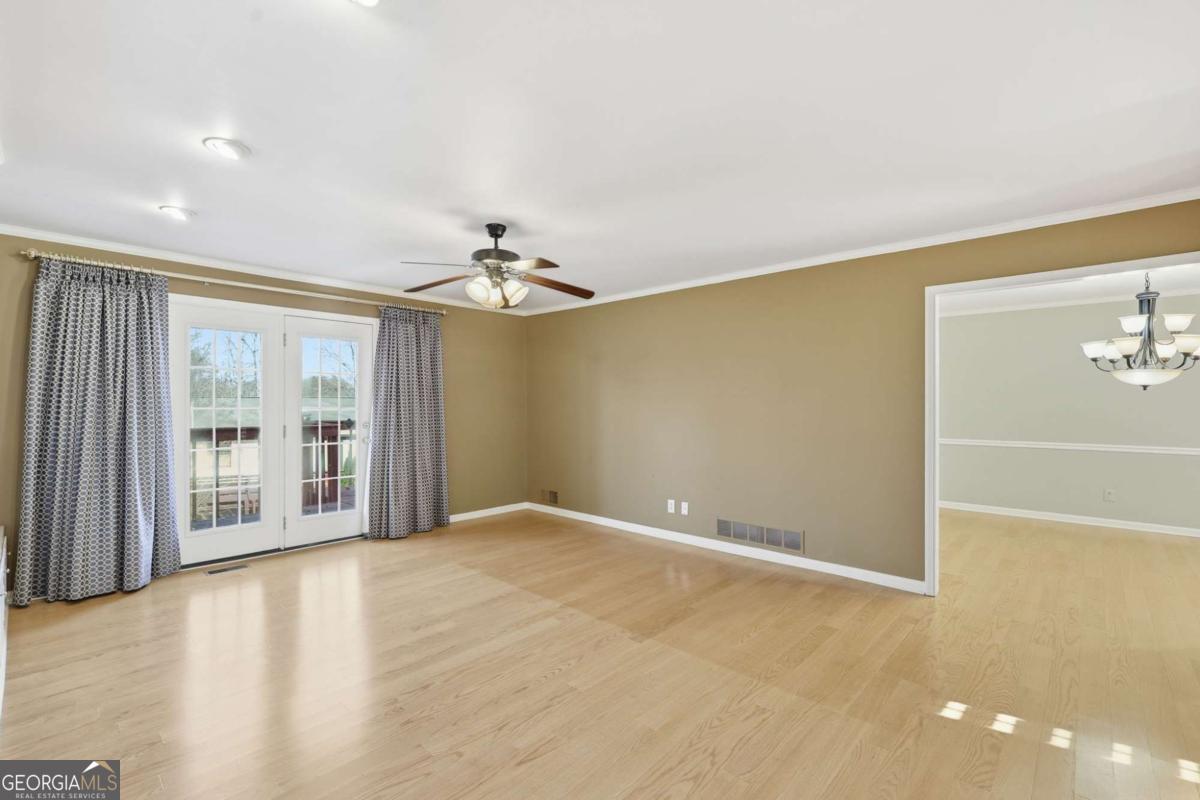 2224 Colonial Drive Property Photo 5