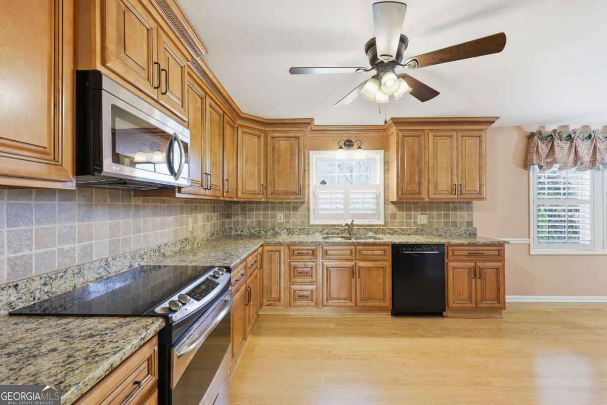 2224 Colonial Drive Property Photo 9