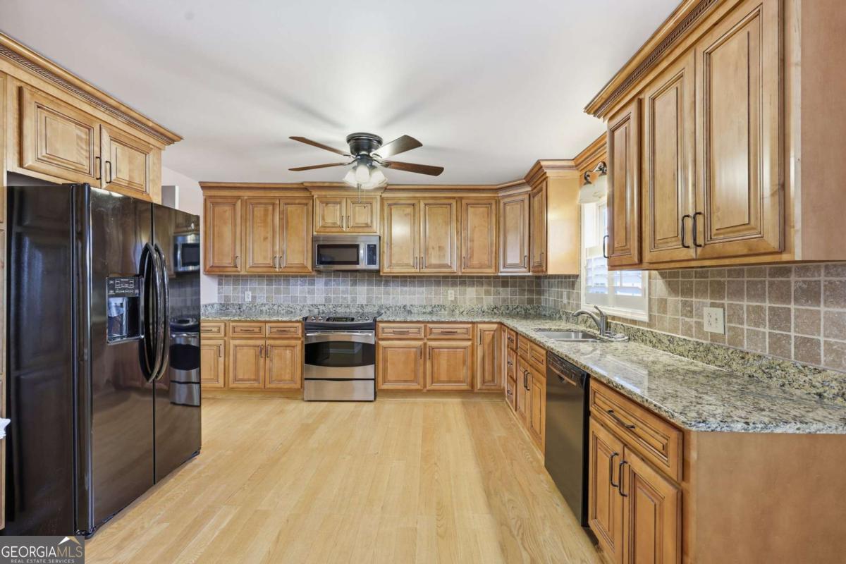 2224 Colonial Drive Property Photo 12