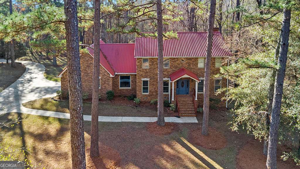 138 Dumbarton Drive Property Photo 1