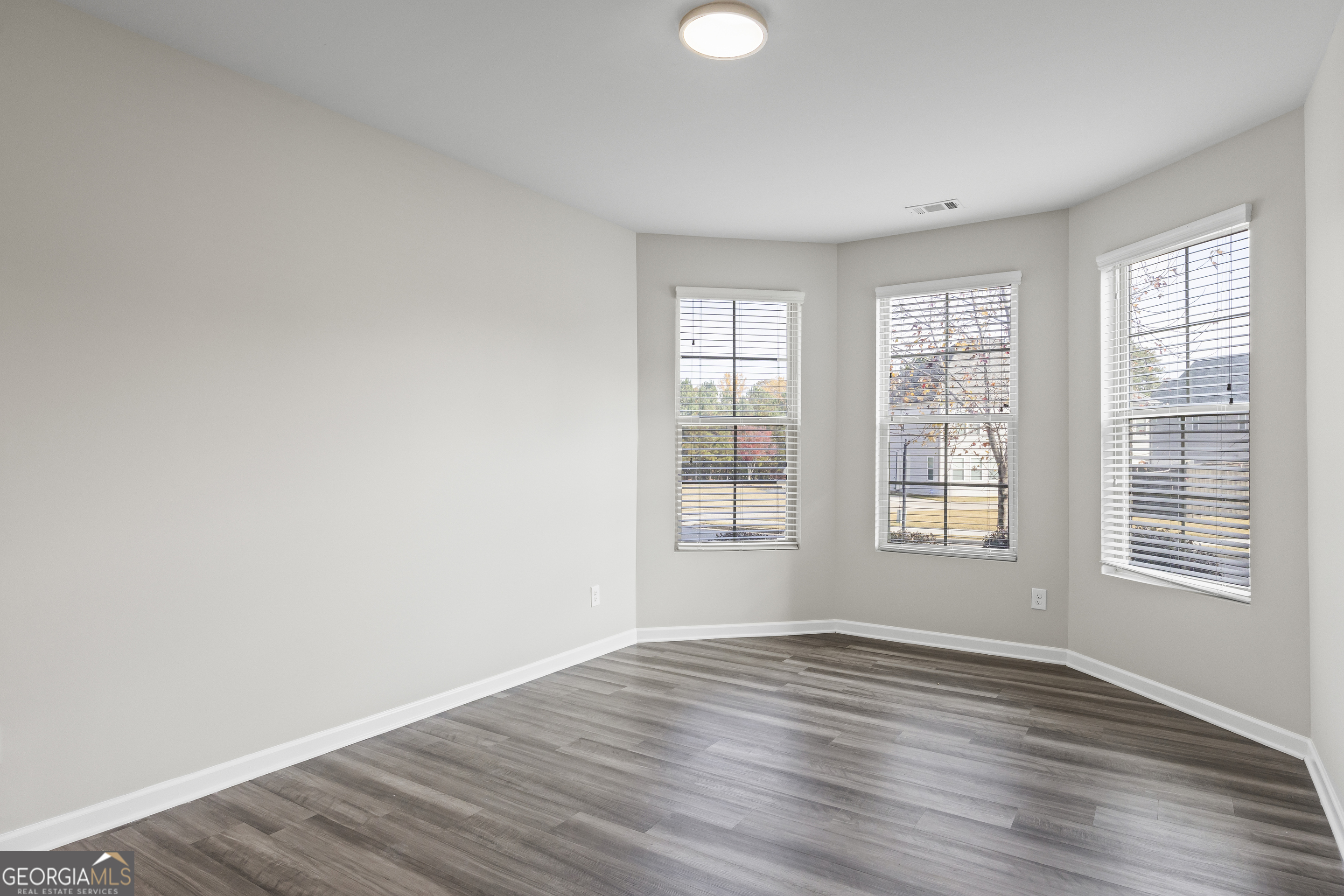 30 Fanleaf Drive Property Photo 4