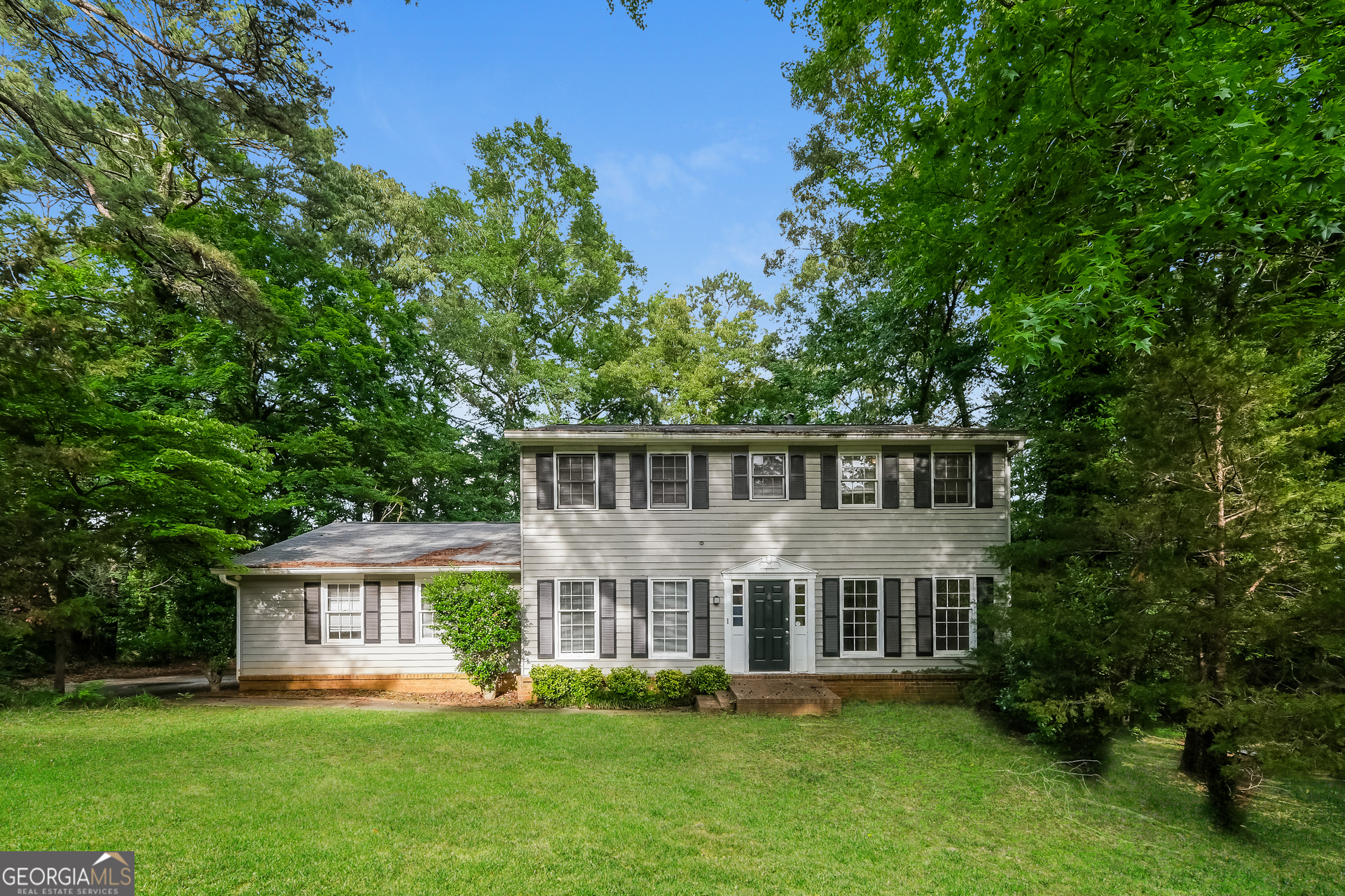 1672 Briarbend Court Property Photo 1