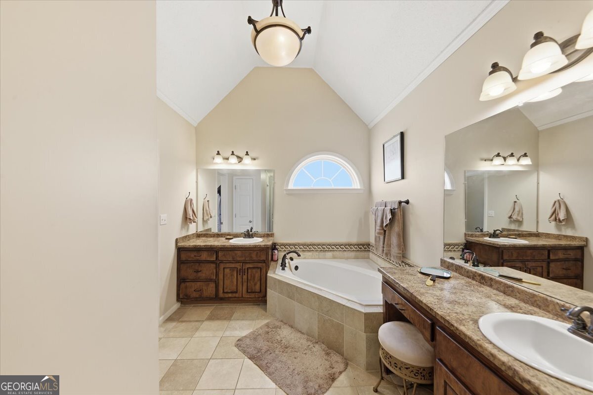 84 Pebble Creek Drive Property Photo 24