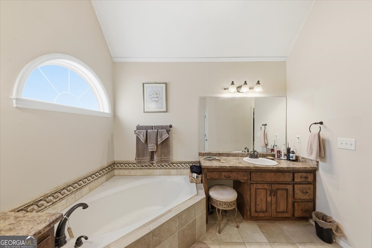 84 Pebble Creek Drive Property Photo 26