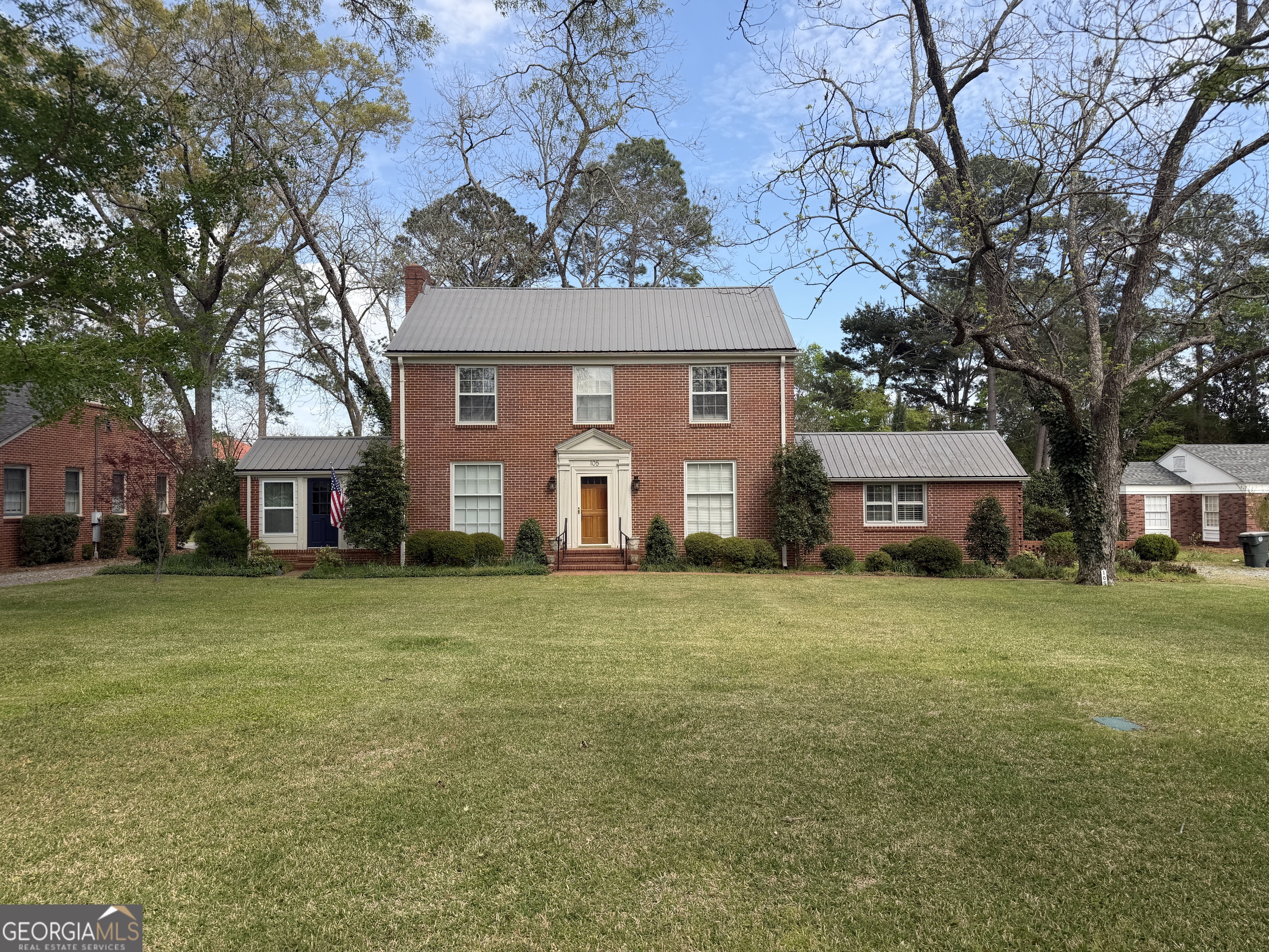 105 Lacross Street Property Photo 1