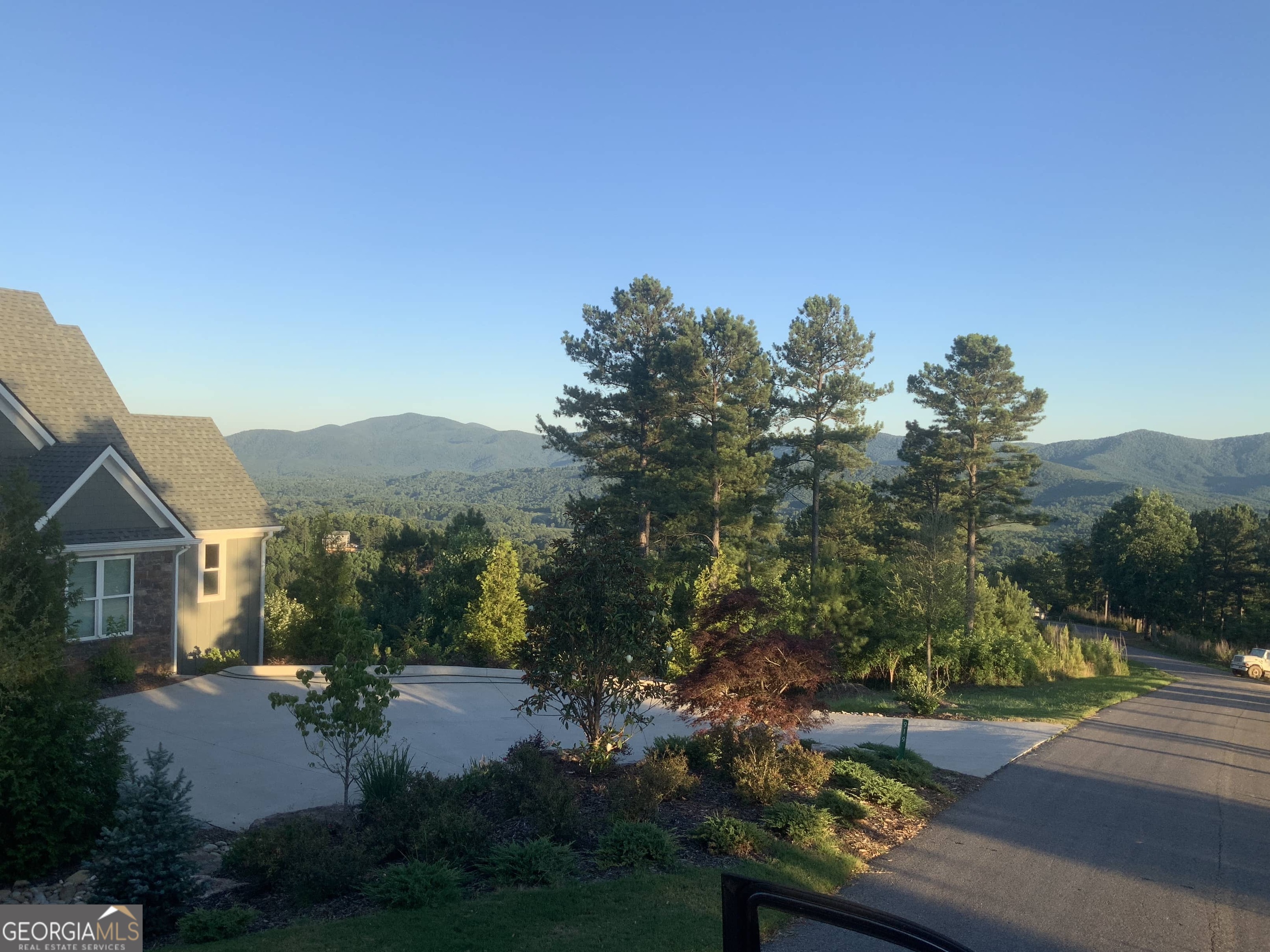 0 Mile High Property Photo 10