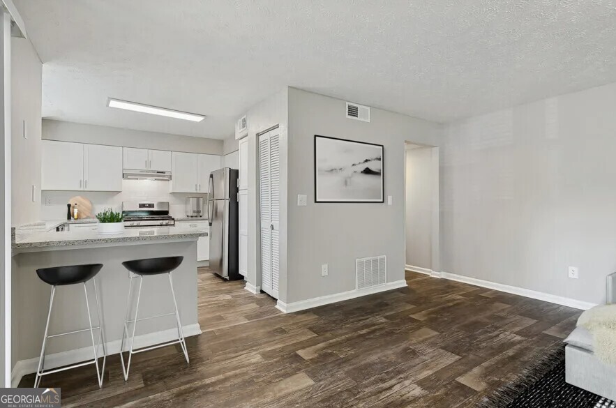 7600 Roswell Road # 2013 Property Photo 3