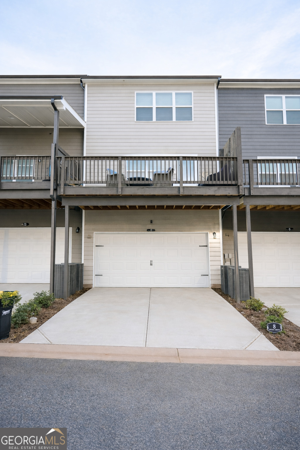 8 Nickel # 3 Property Photo 2