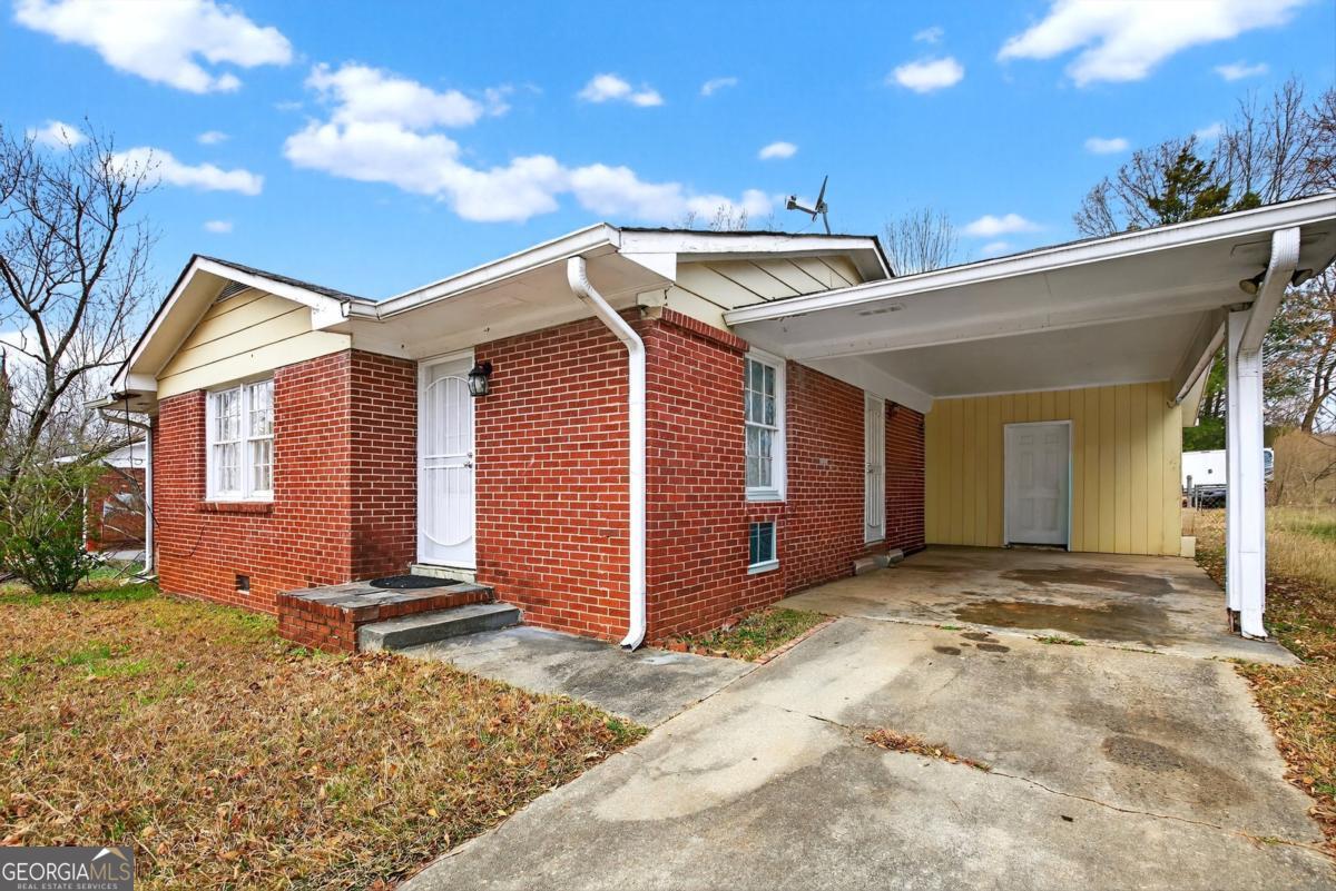 1742 Cardinal Road Property Photo 1