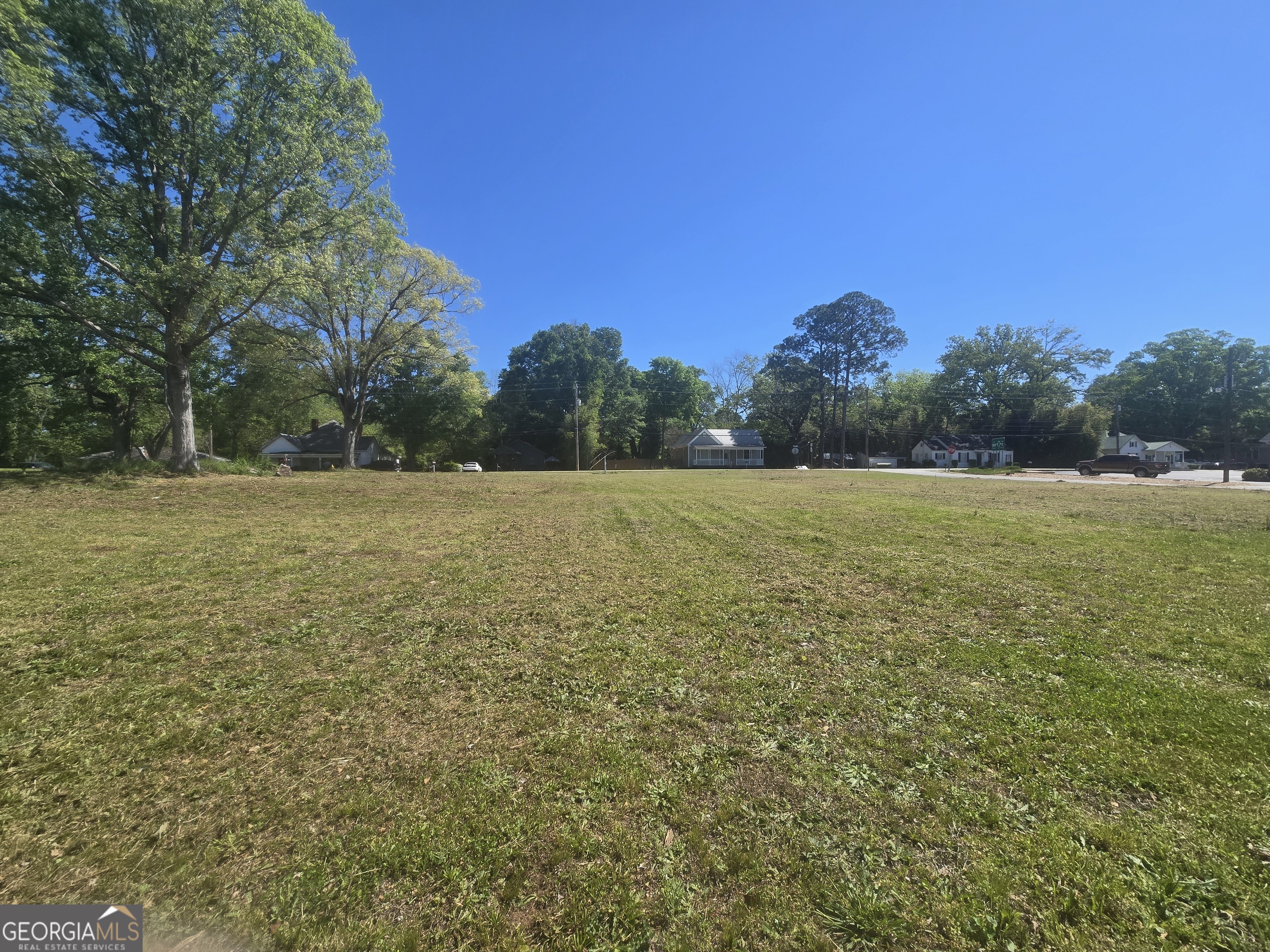 323 Brookwood Avenue Property Photo 17