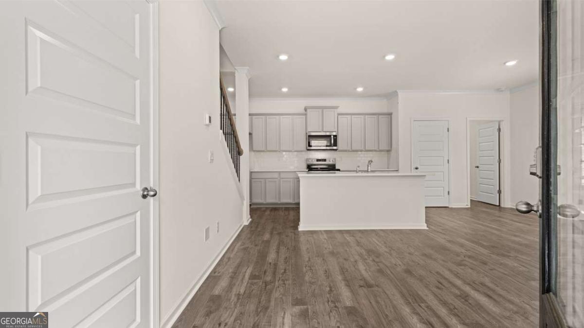 530 Silver Moon Drive Property Photo 3