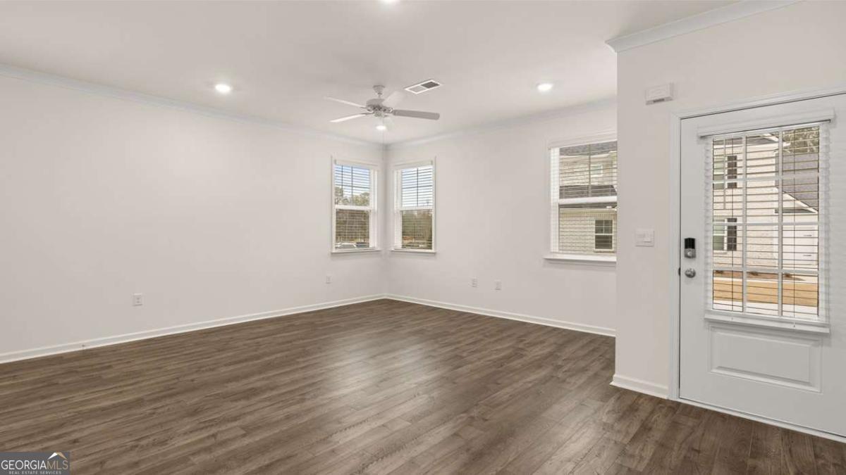 530 Silver Moon Drive Property Photo 5