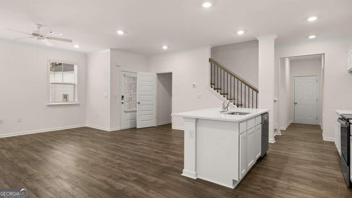 530 Silver Moon Drive Property Photo 7