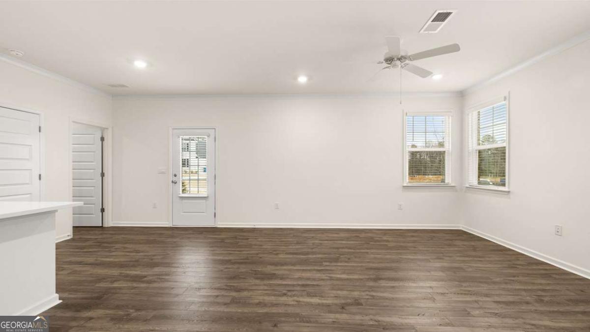 530 Silver Moon Drive Property Photo 10