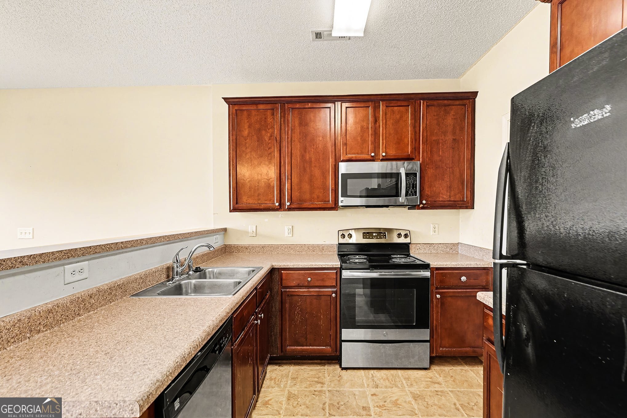 7676 Rutgers Circle Property Photo 14