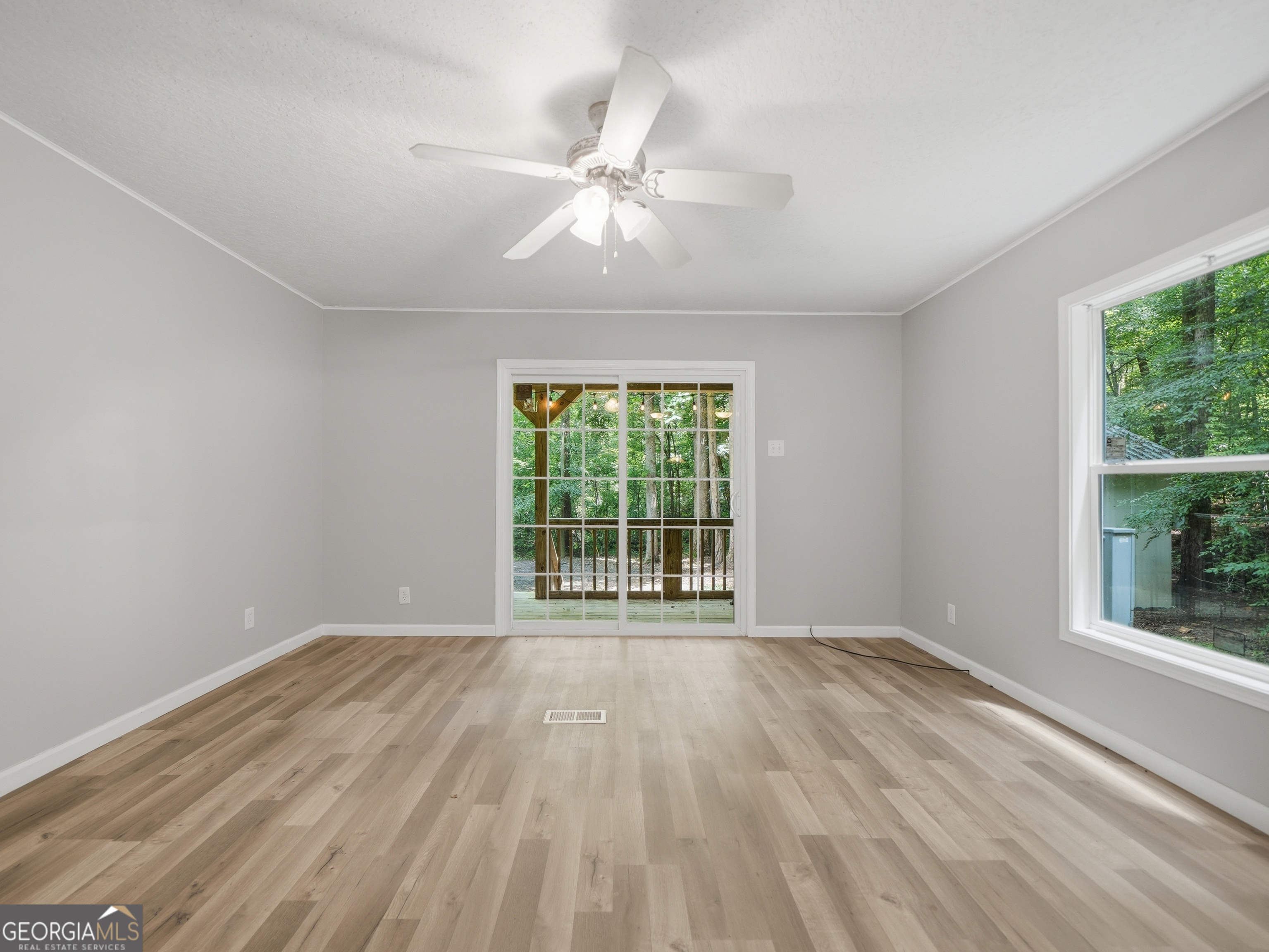 414 Twin Mountain Lake Circle Property Photo 7