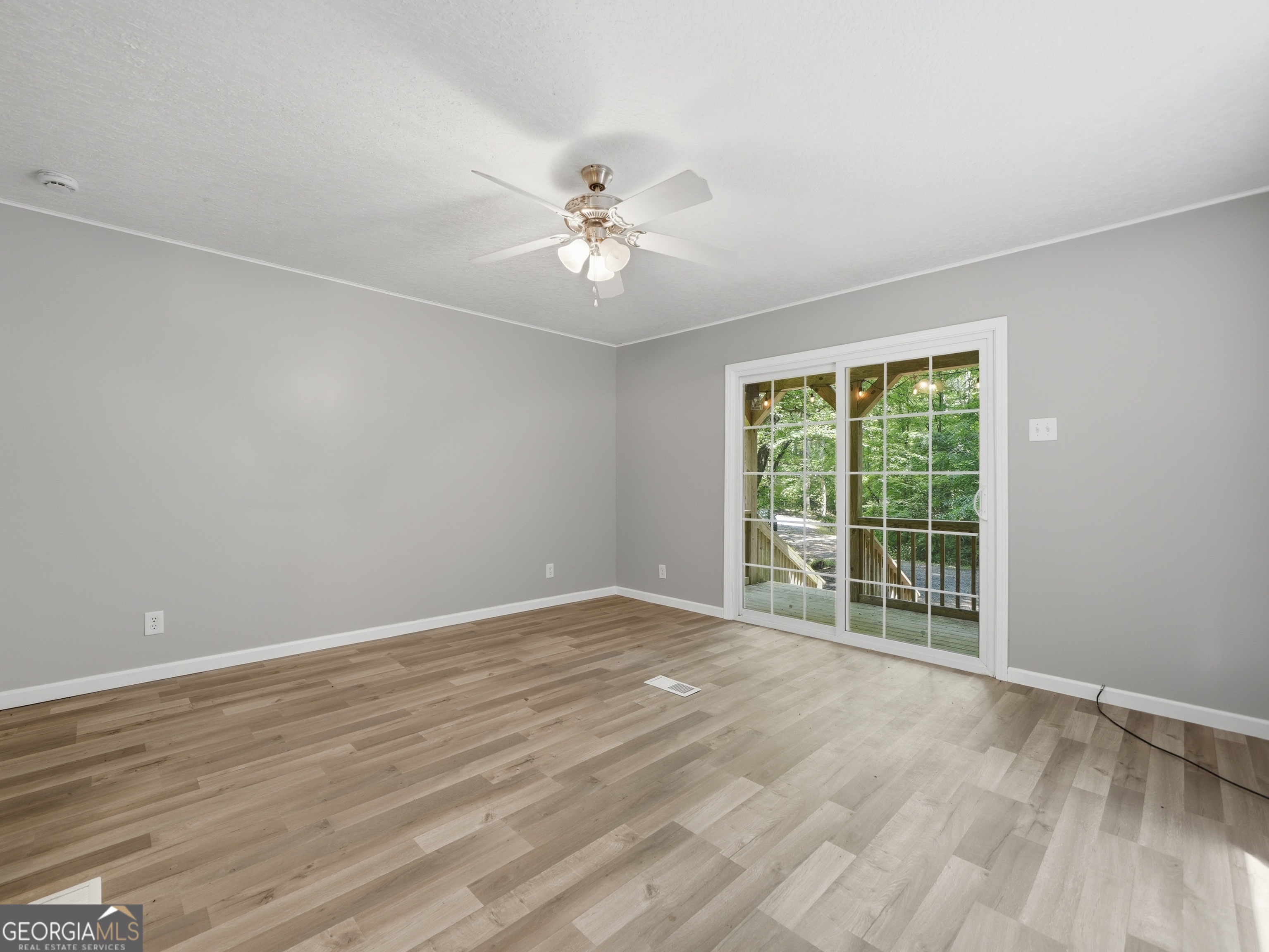 414 Twin Mountain Lake Circle Property Photo 9