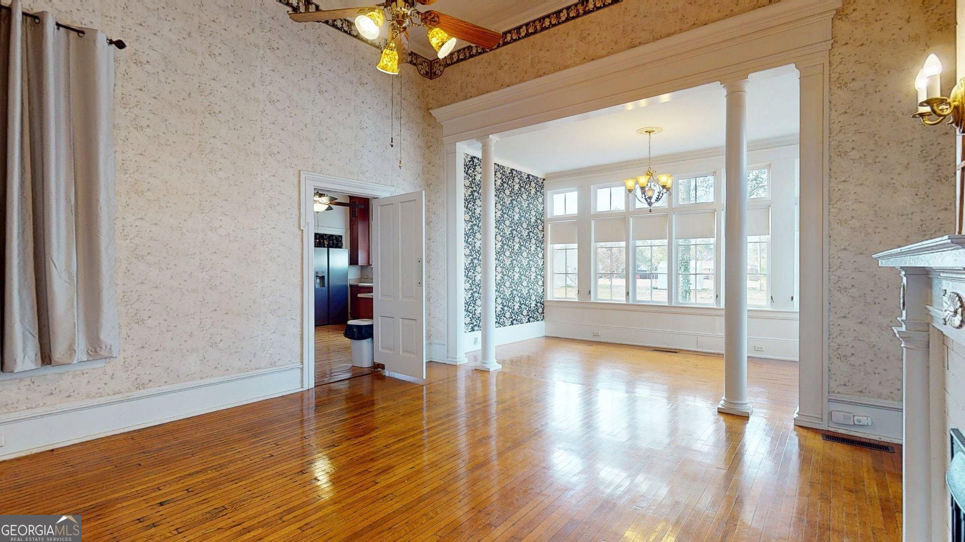 302 W 7th Street Property Photo 19