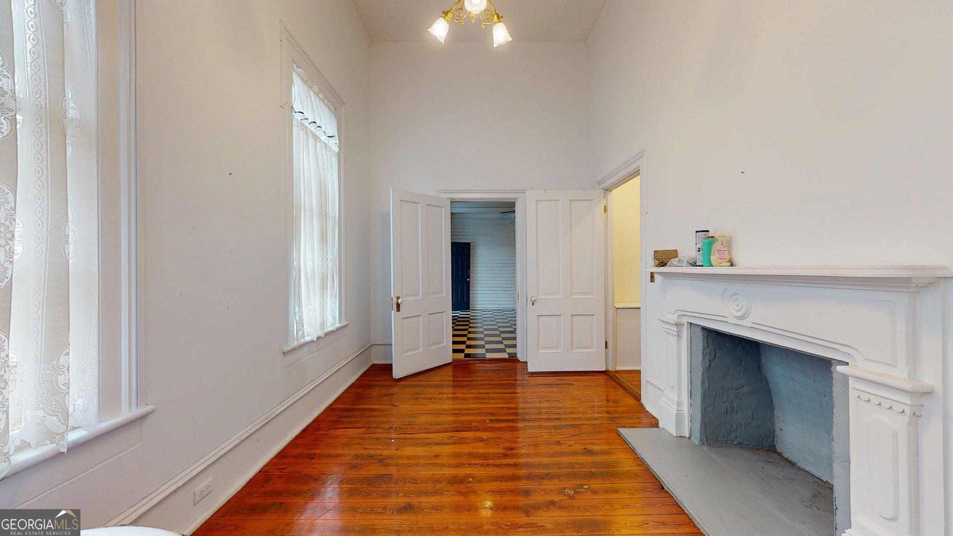 302 W 7th Street Property Photo 45