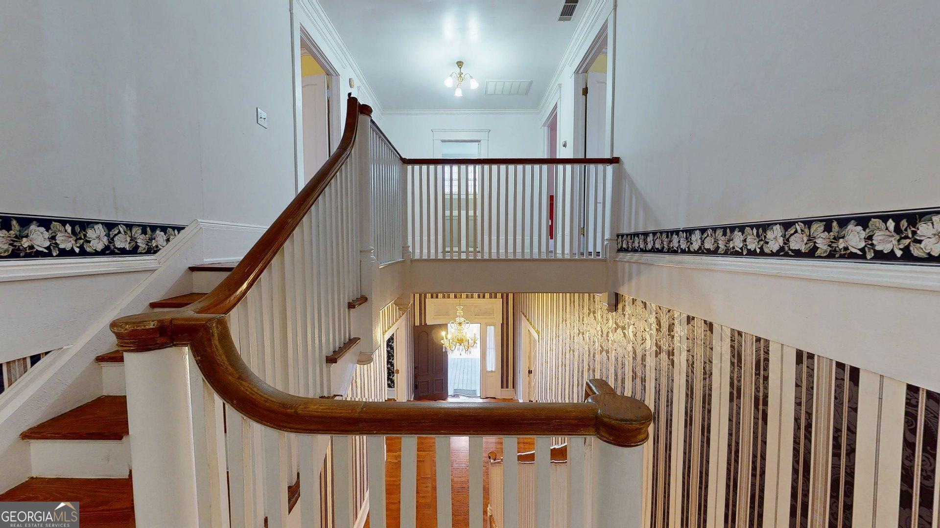302 W 7th Street Property Photo 55