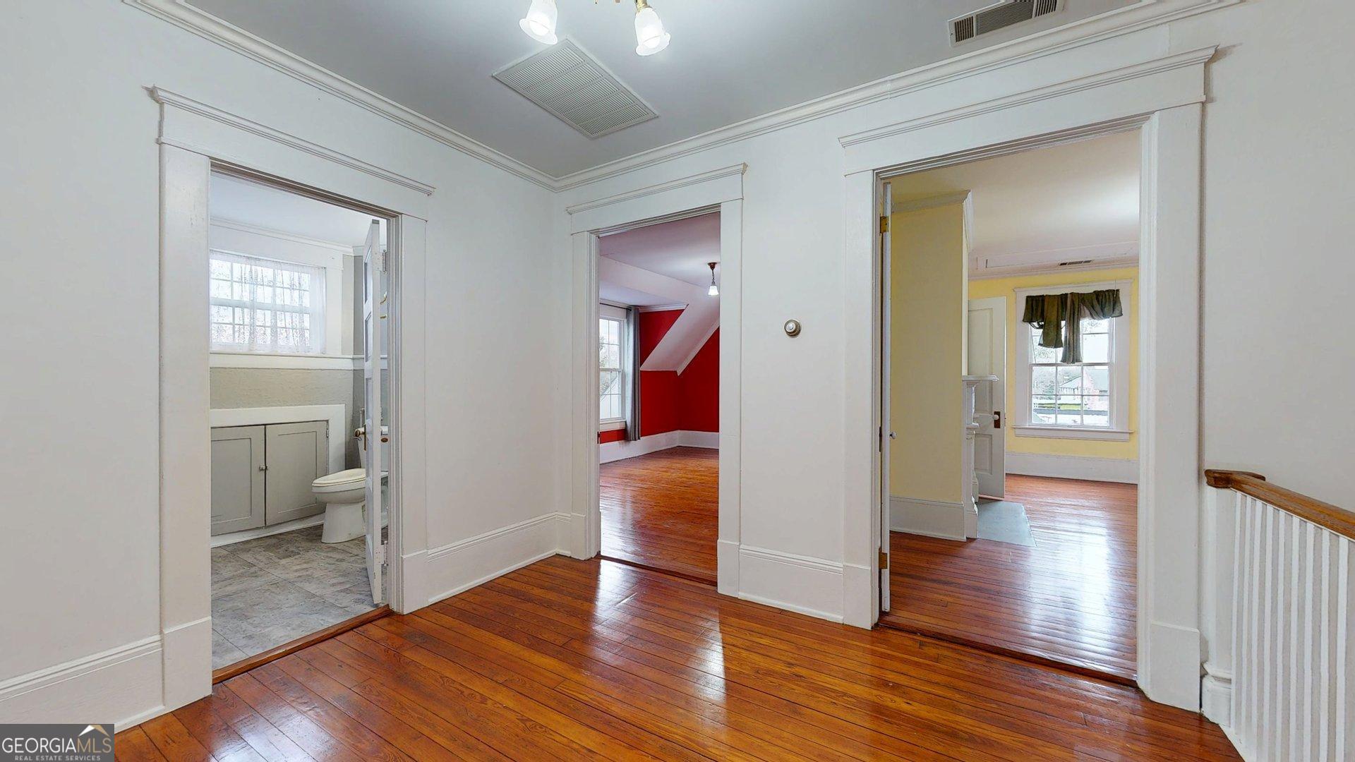 302 W 7th Street Property Photo 56