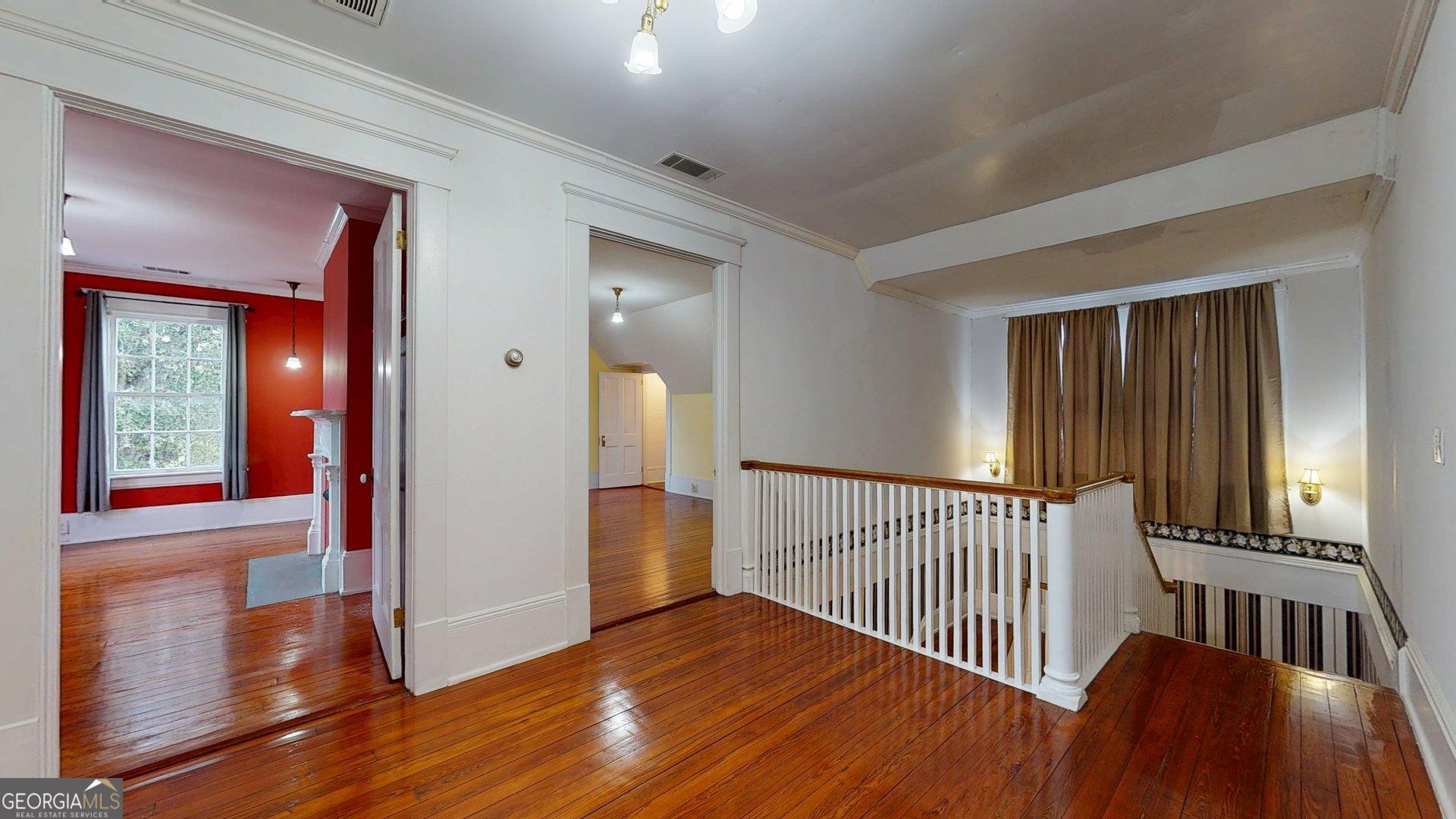 302 W 7th Street Property Photo 58