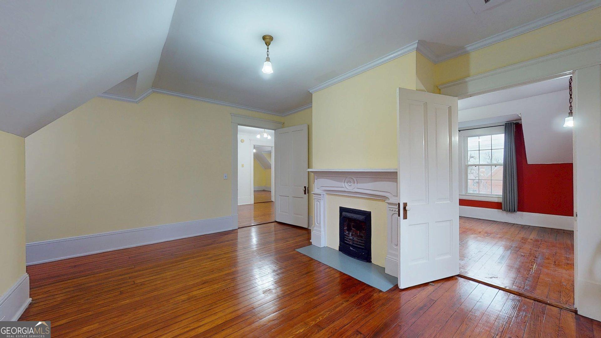 302 W 7th Street Property Photo 62