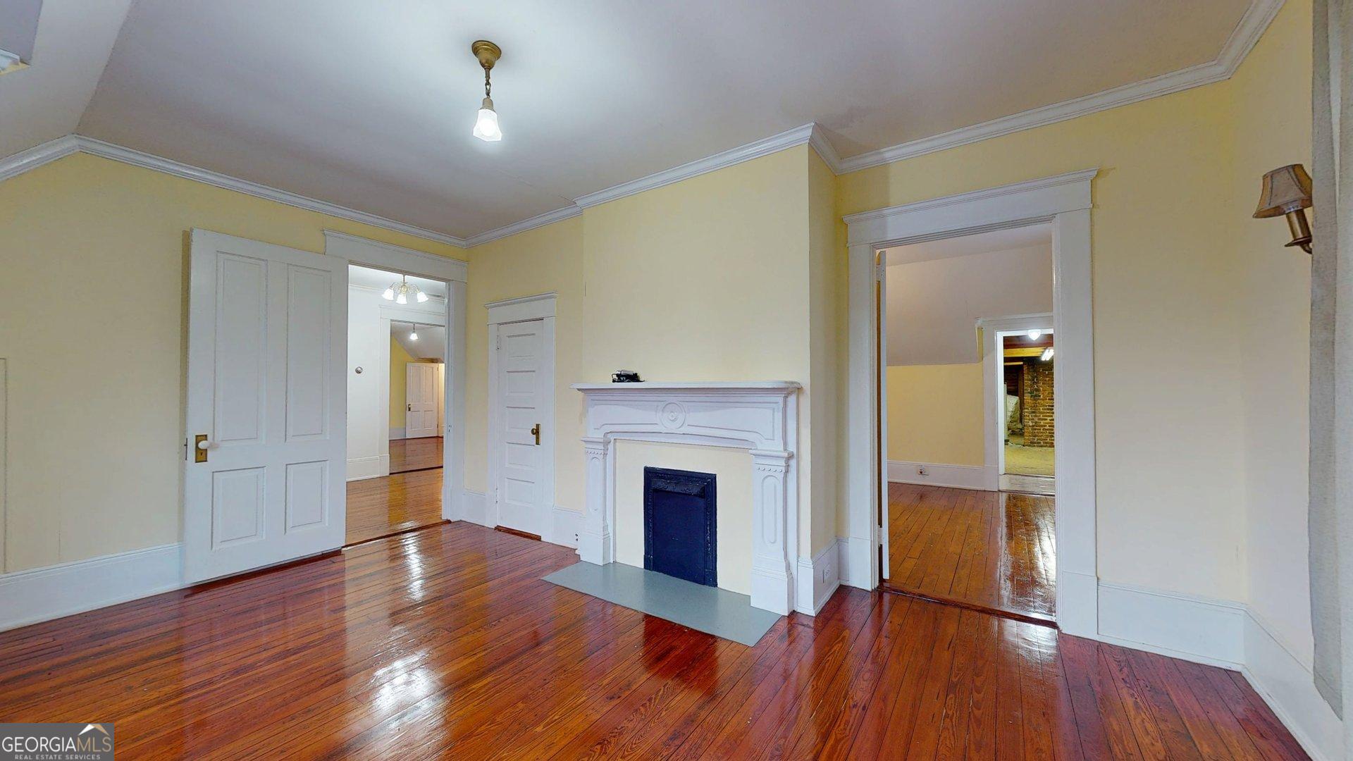 302 W 7th Street Property Photo 65