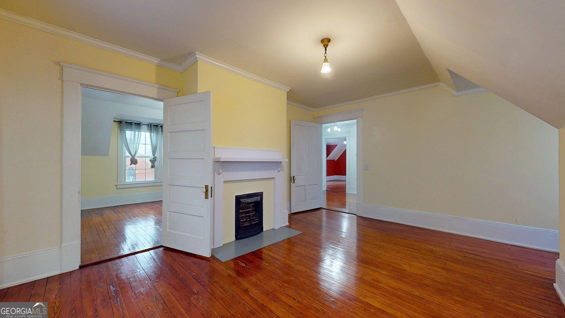 302 W 7th Street Property Photo 68