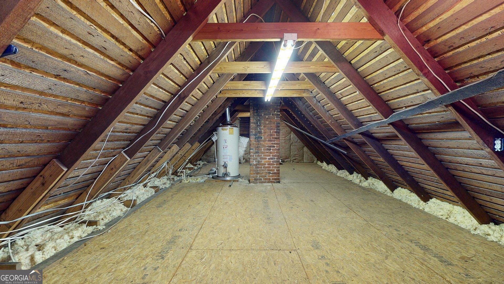 302 W 7th Street Property Photo 69