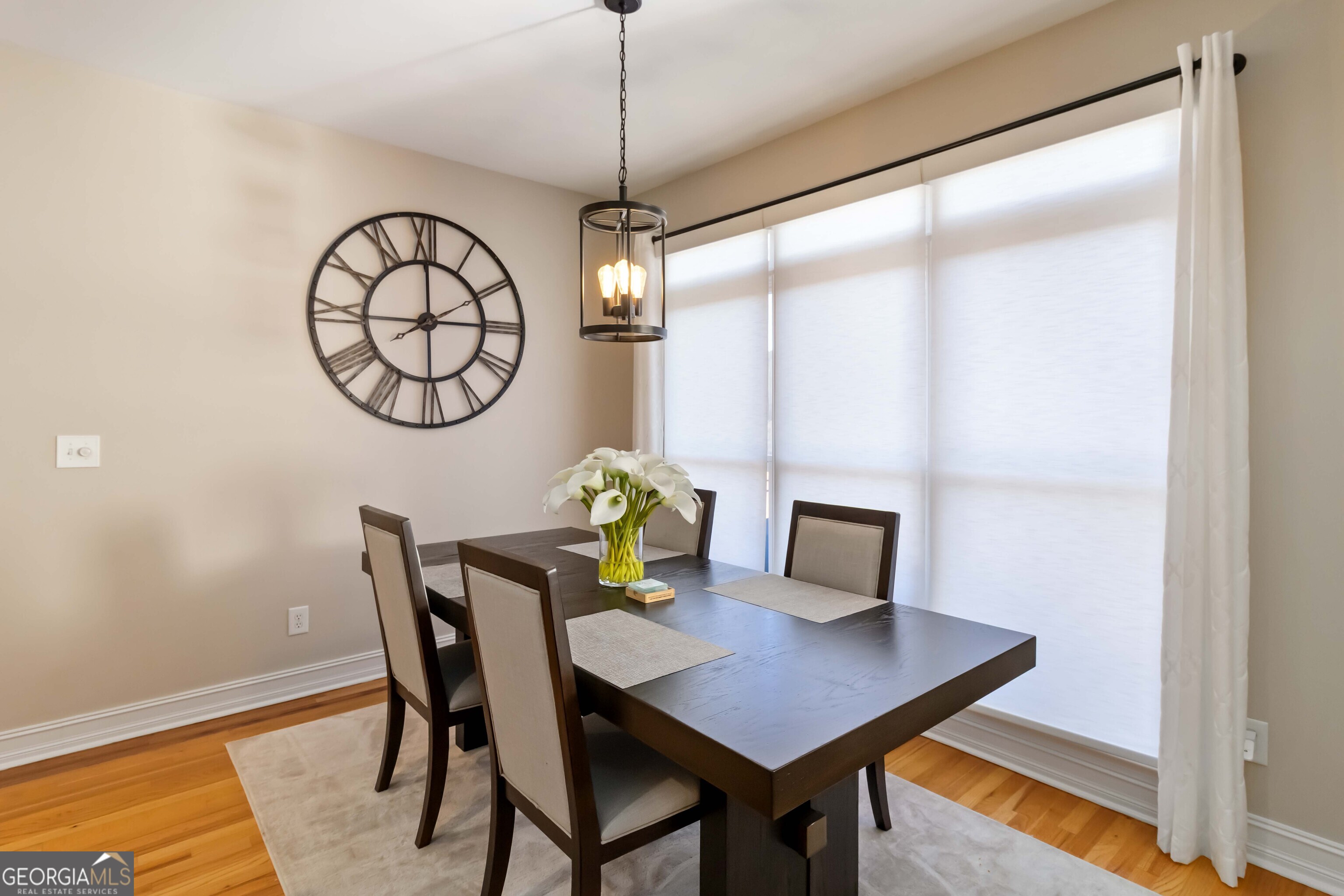 2450 Vivian Circle Property Photo 8