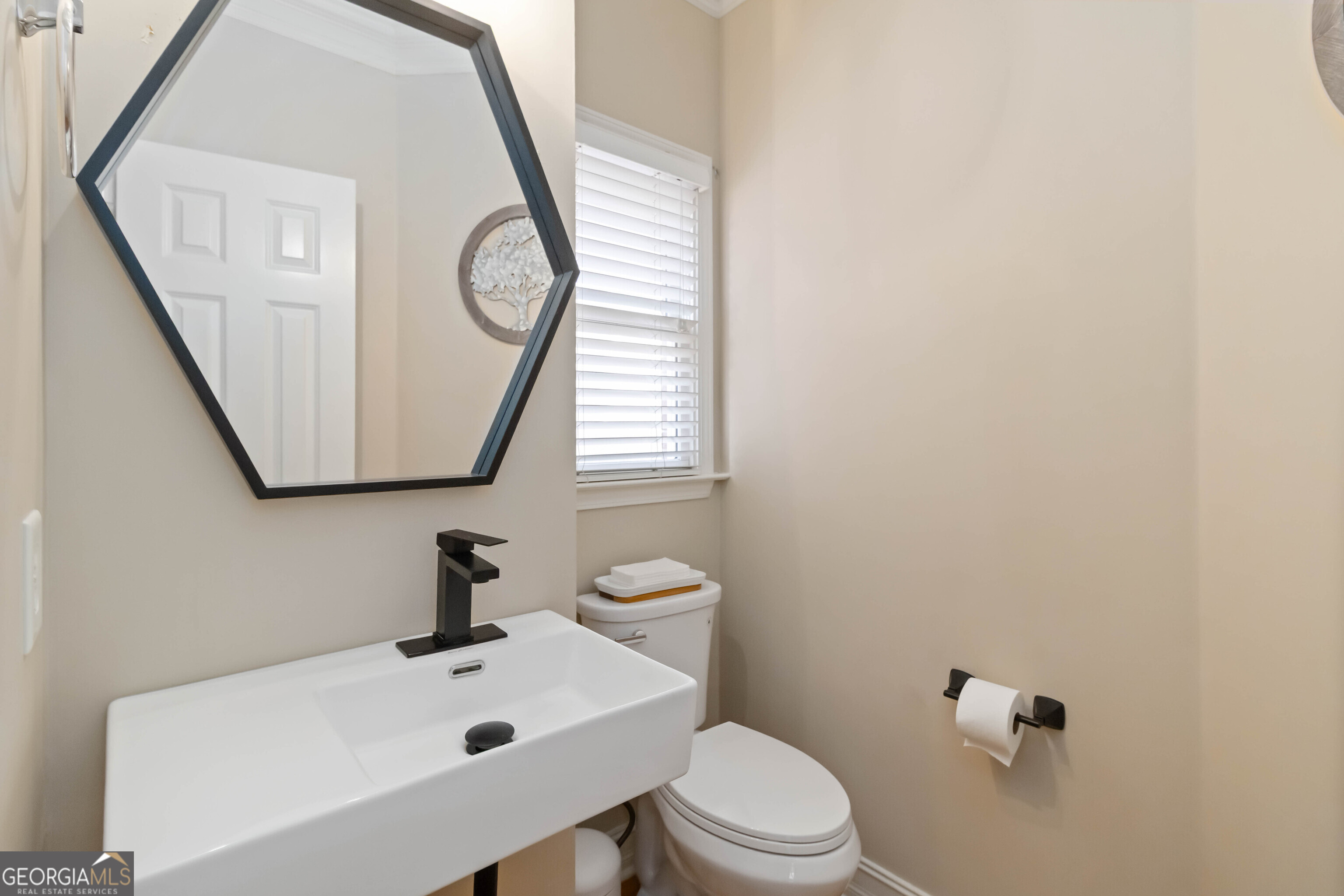 2450 Vivian Circle Property Photo 14
