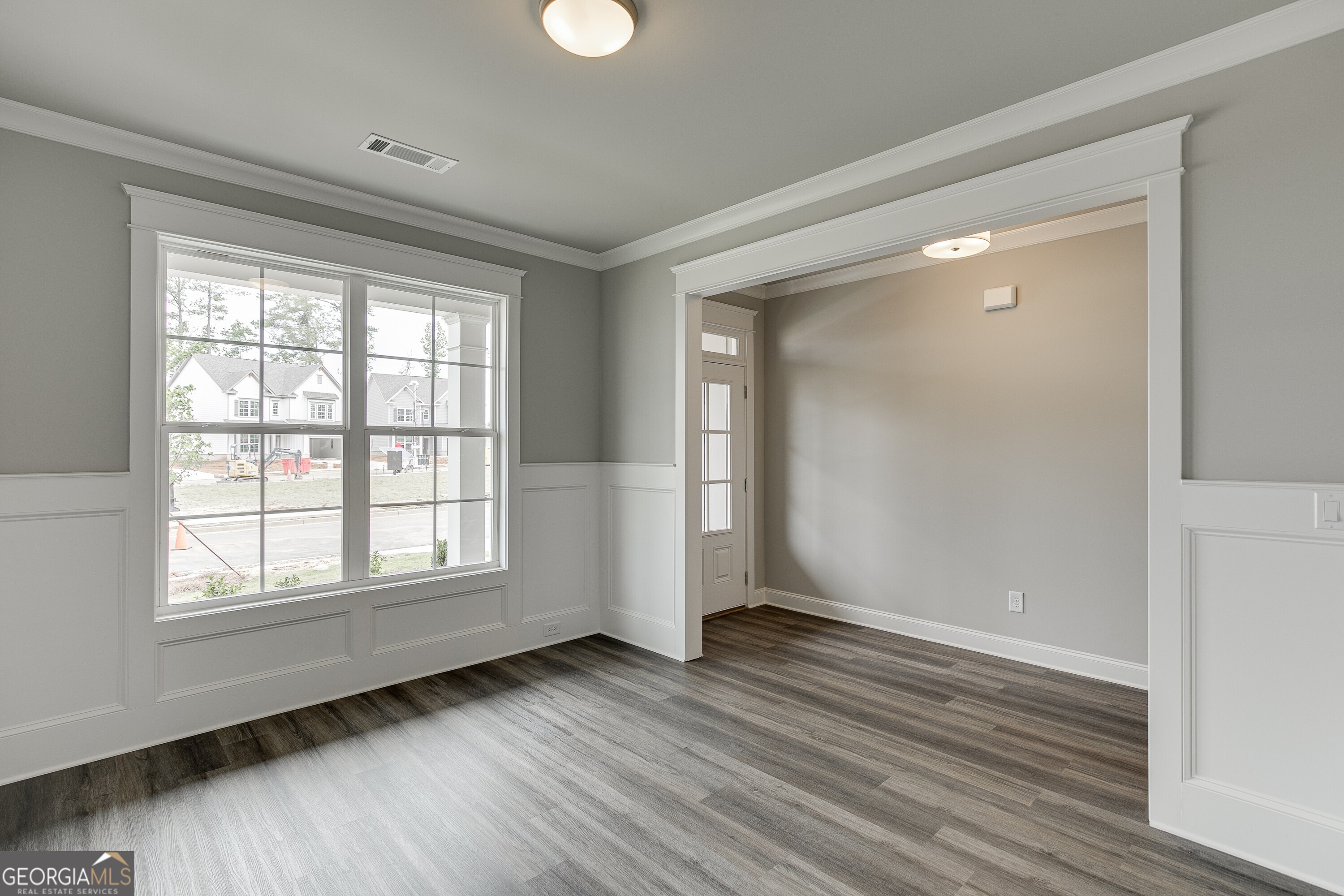 5621 Ernest Way Property Photo 8