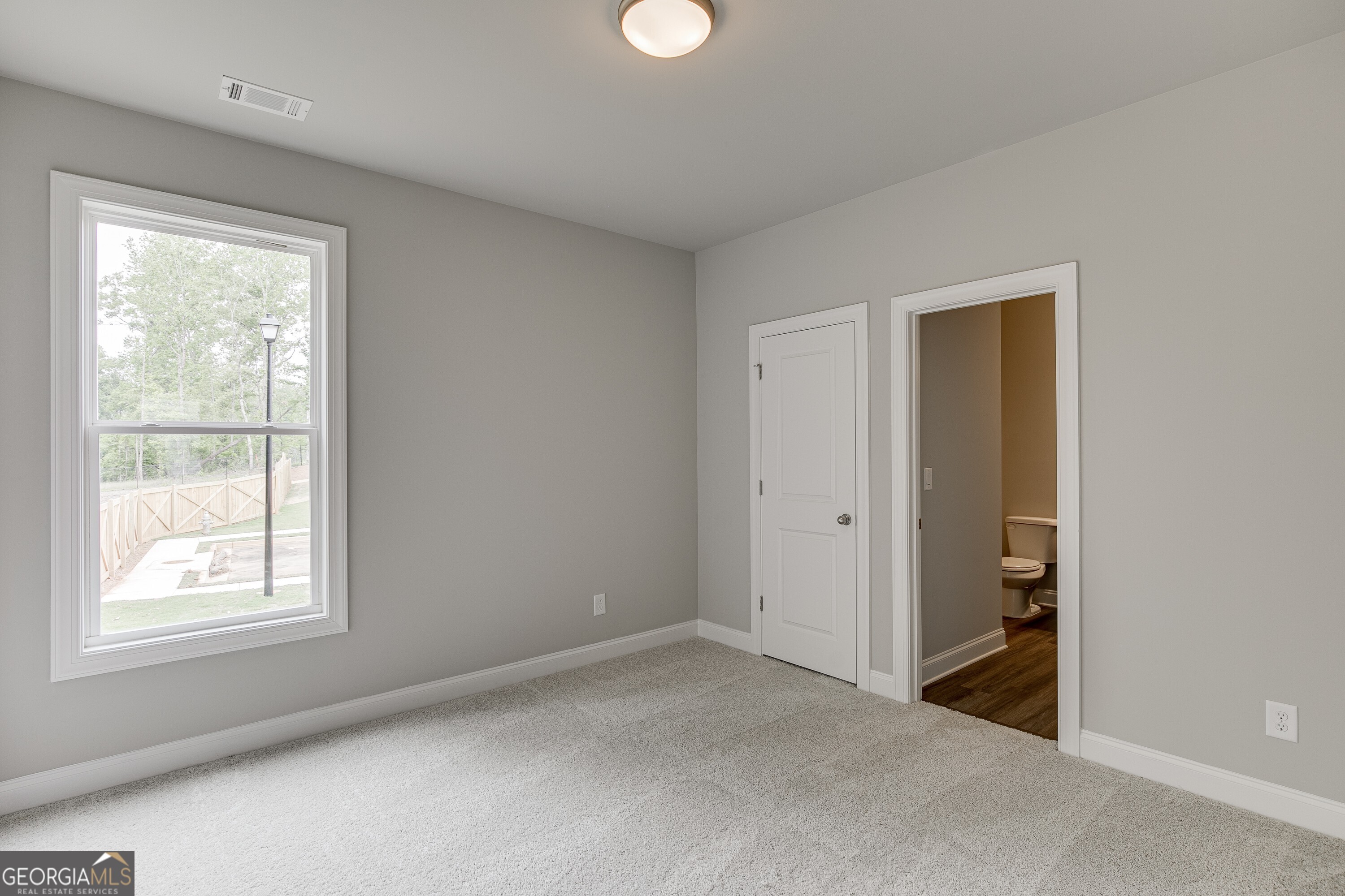 5621 Ernest Way Property Photo 22
