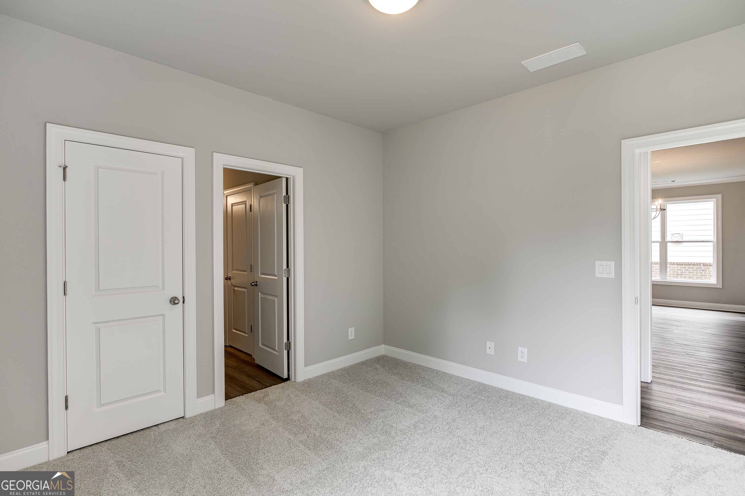 5621 Ernest Way Property Photo 23