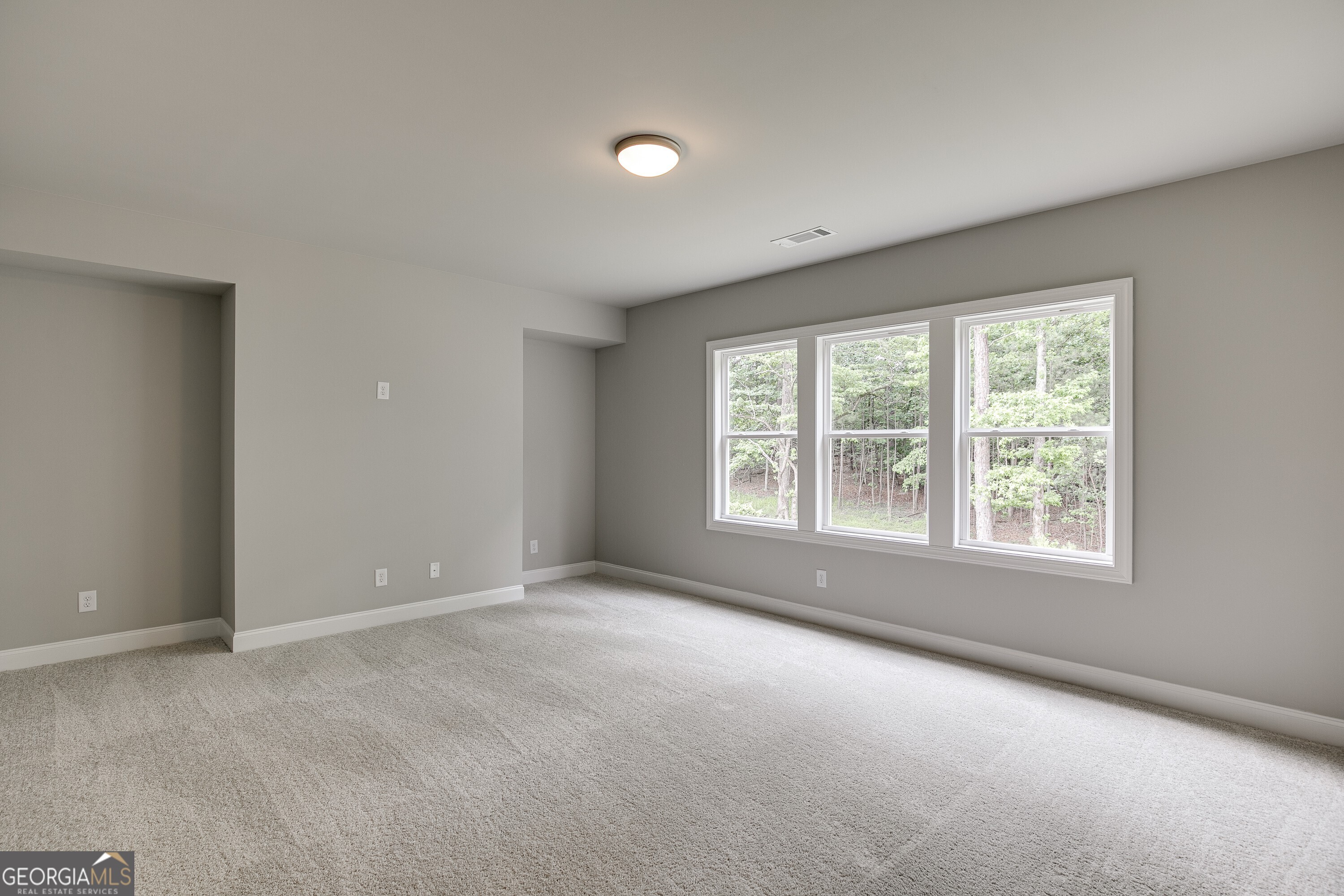 5621 Ernest Way Property Photo 26