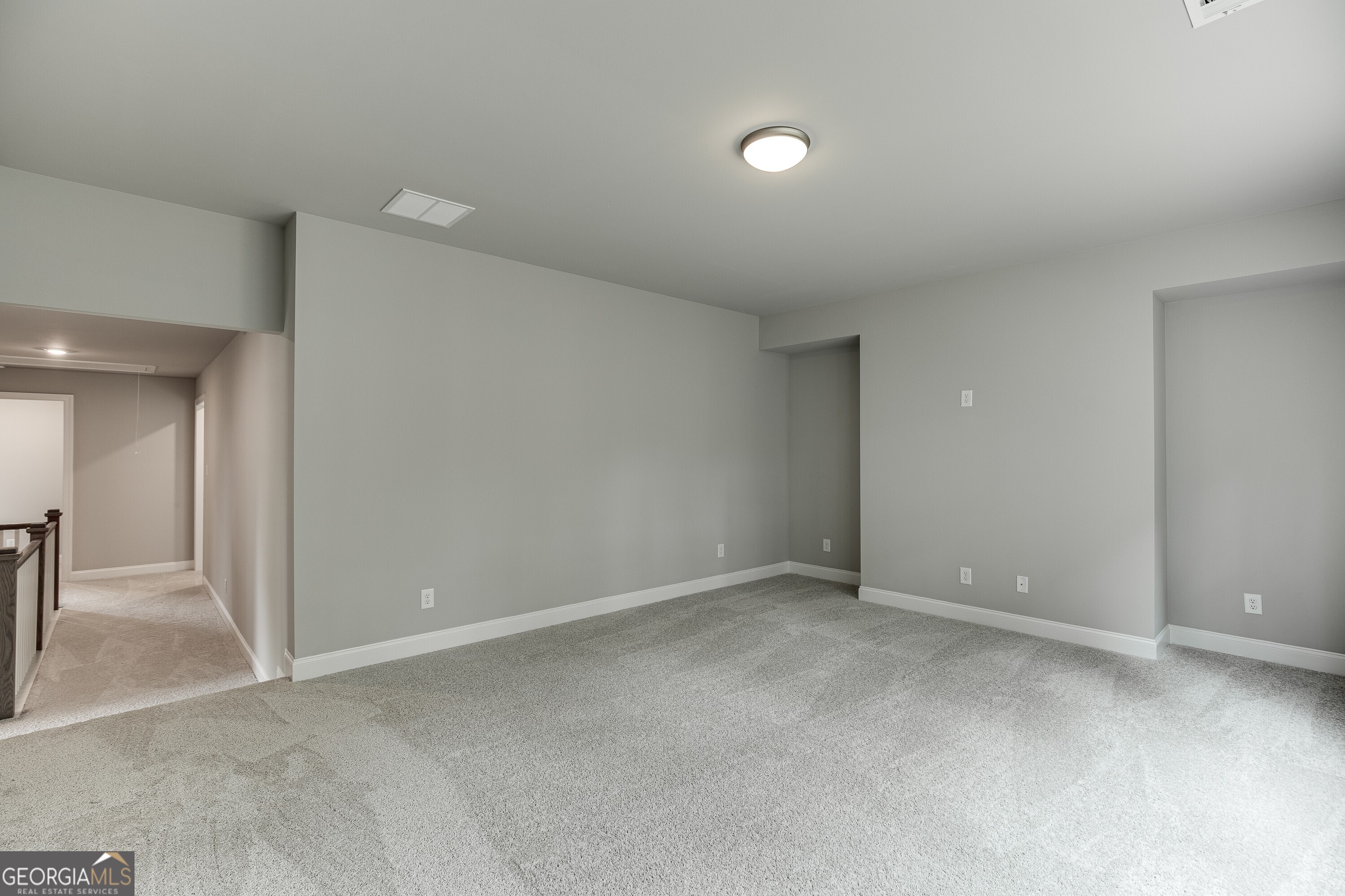 5621 Ernest Way Property Photo 27