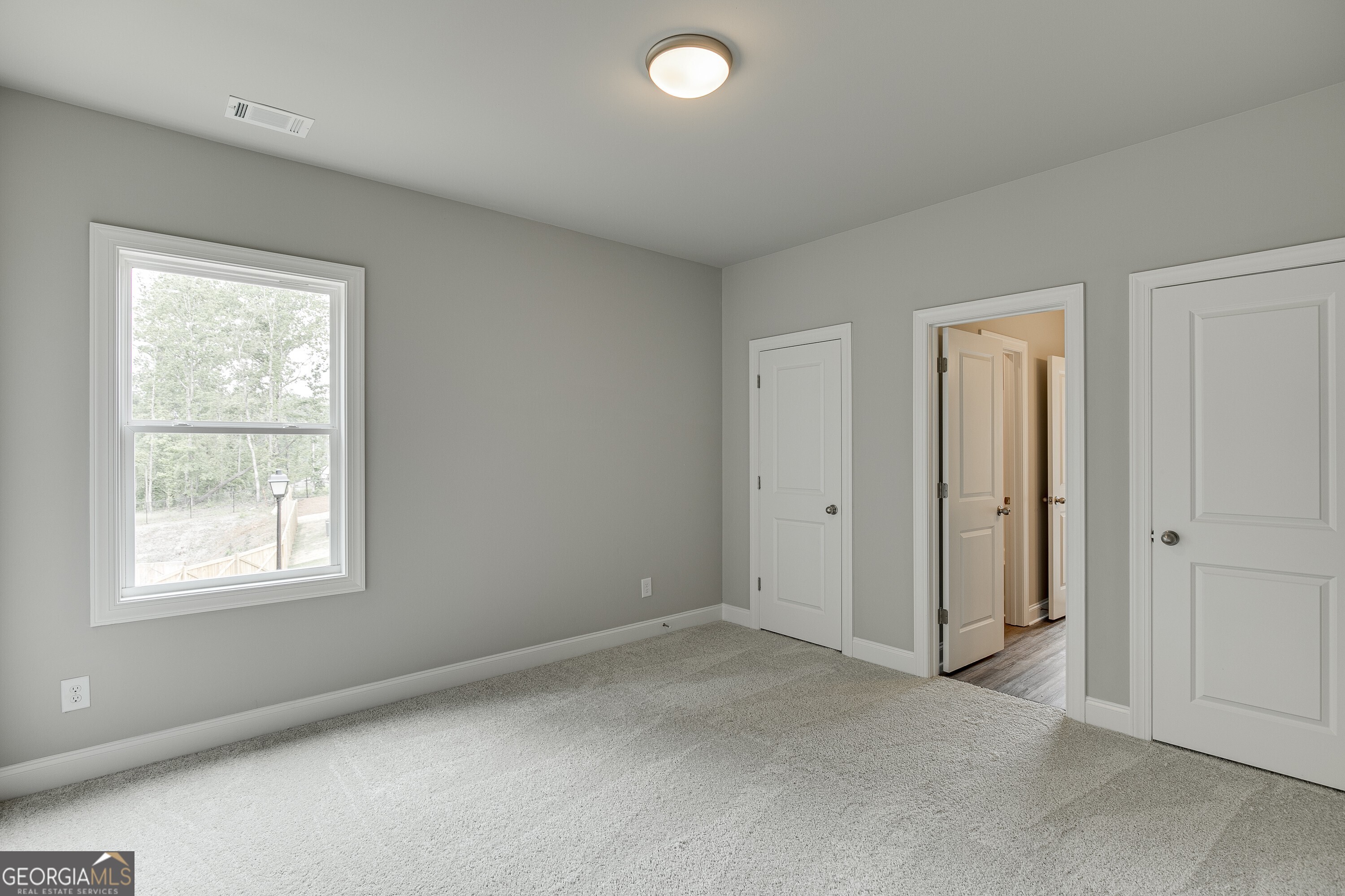 5621 Ernest Way Property Photo 29