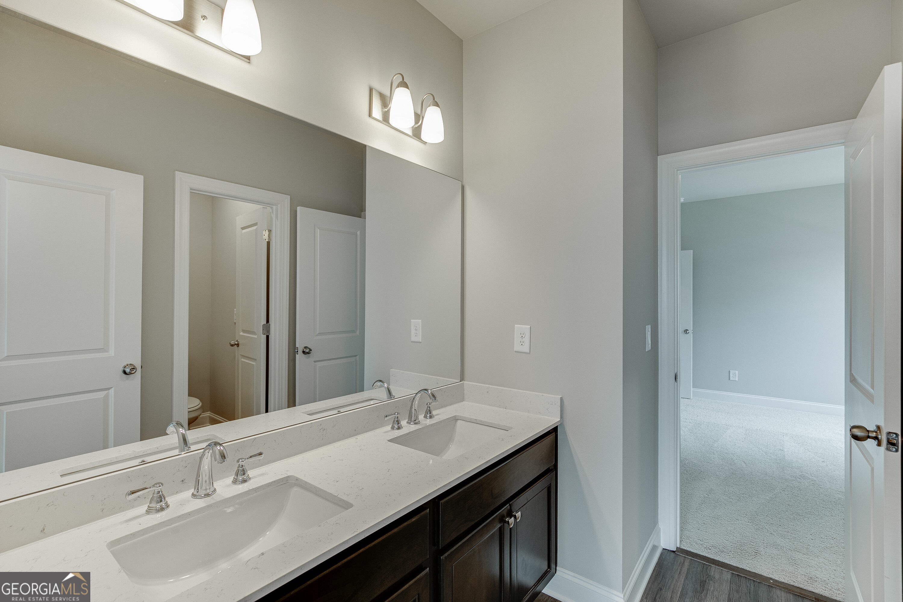5621 Ernest Way Property Photo 32
