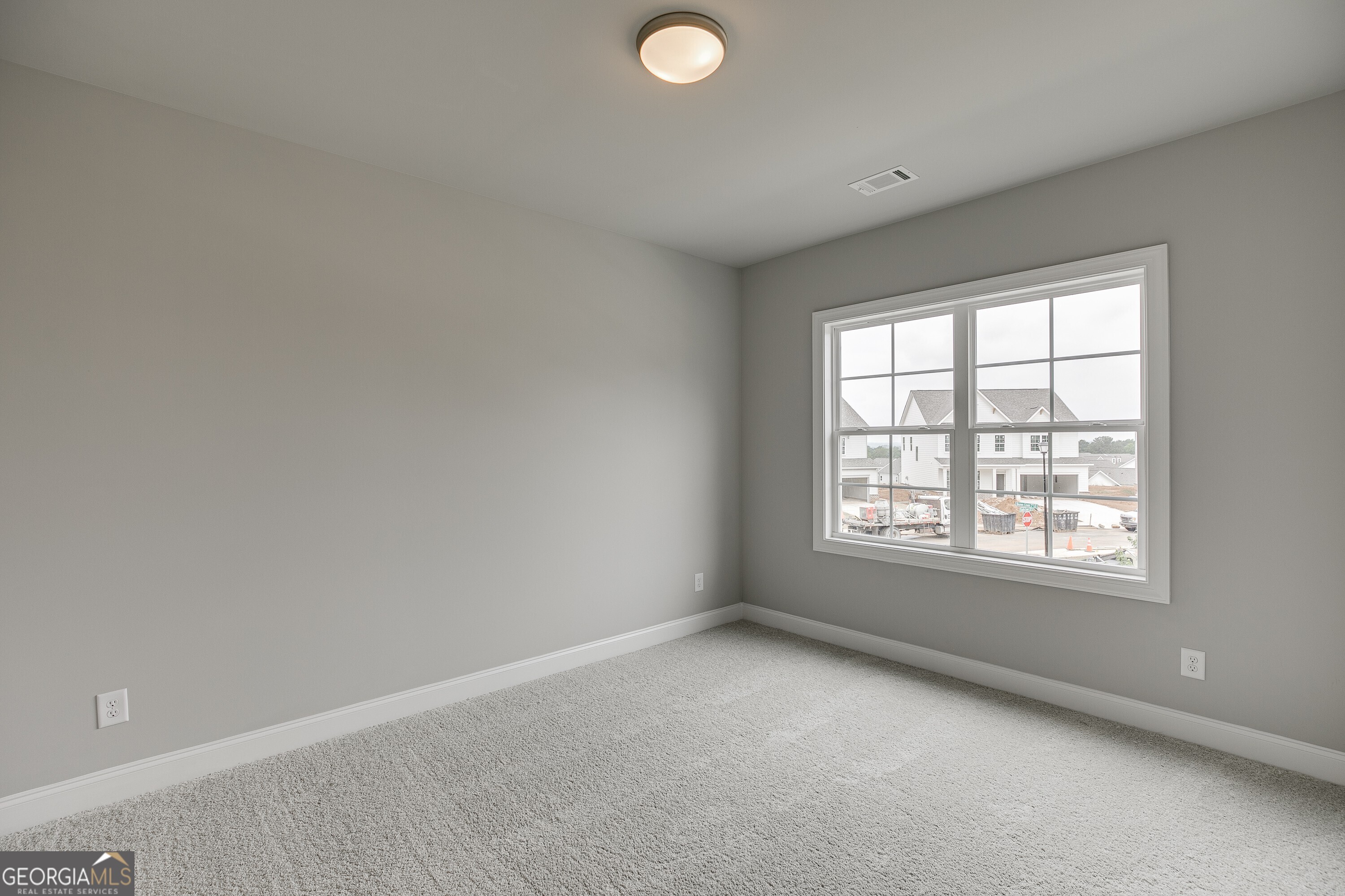 5621 Ernest Way Property Photo 33