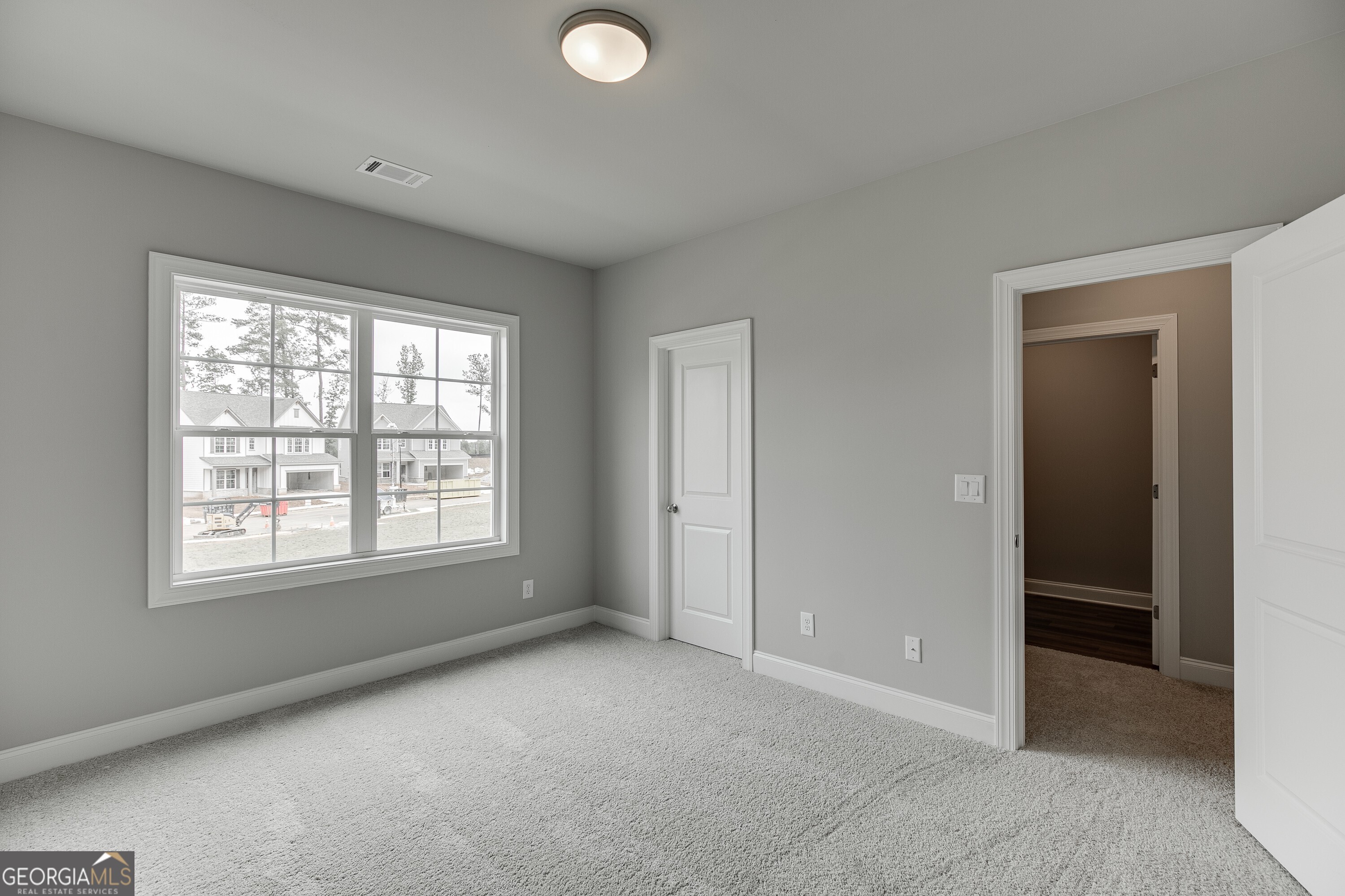 5621 Ernest Way Property Photo 34