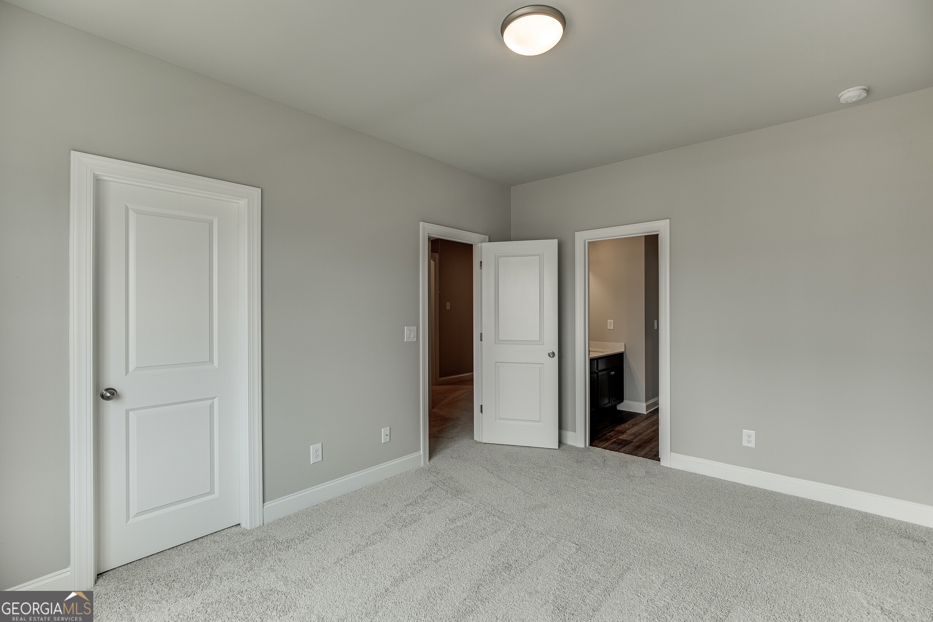 5621 Ernest Way Property Photo 35
