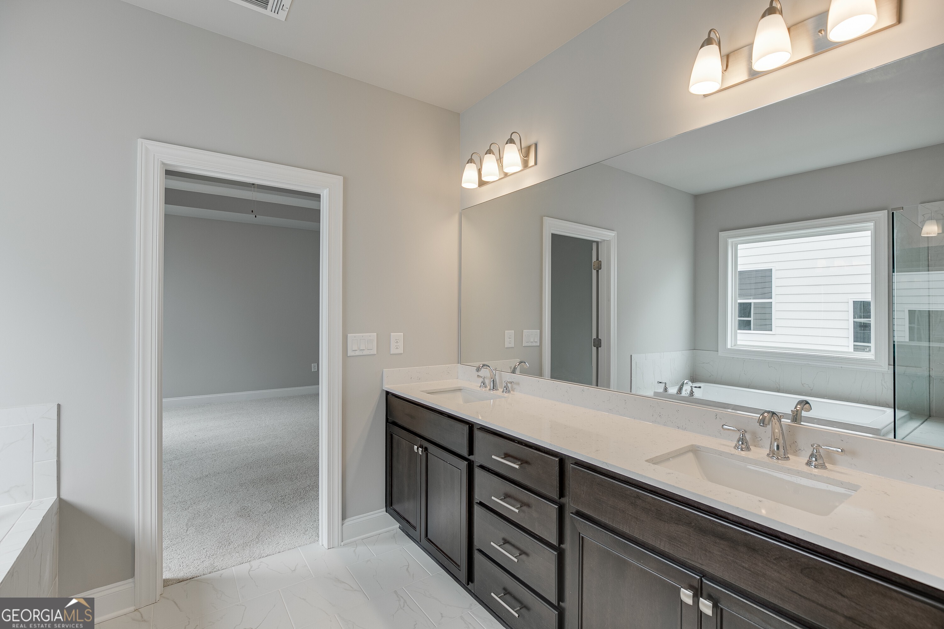 5621 Ernest Way Property Photo 42