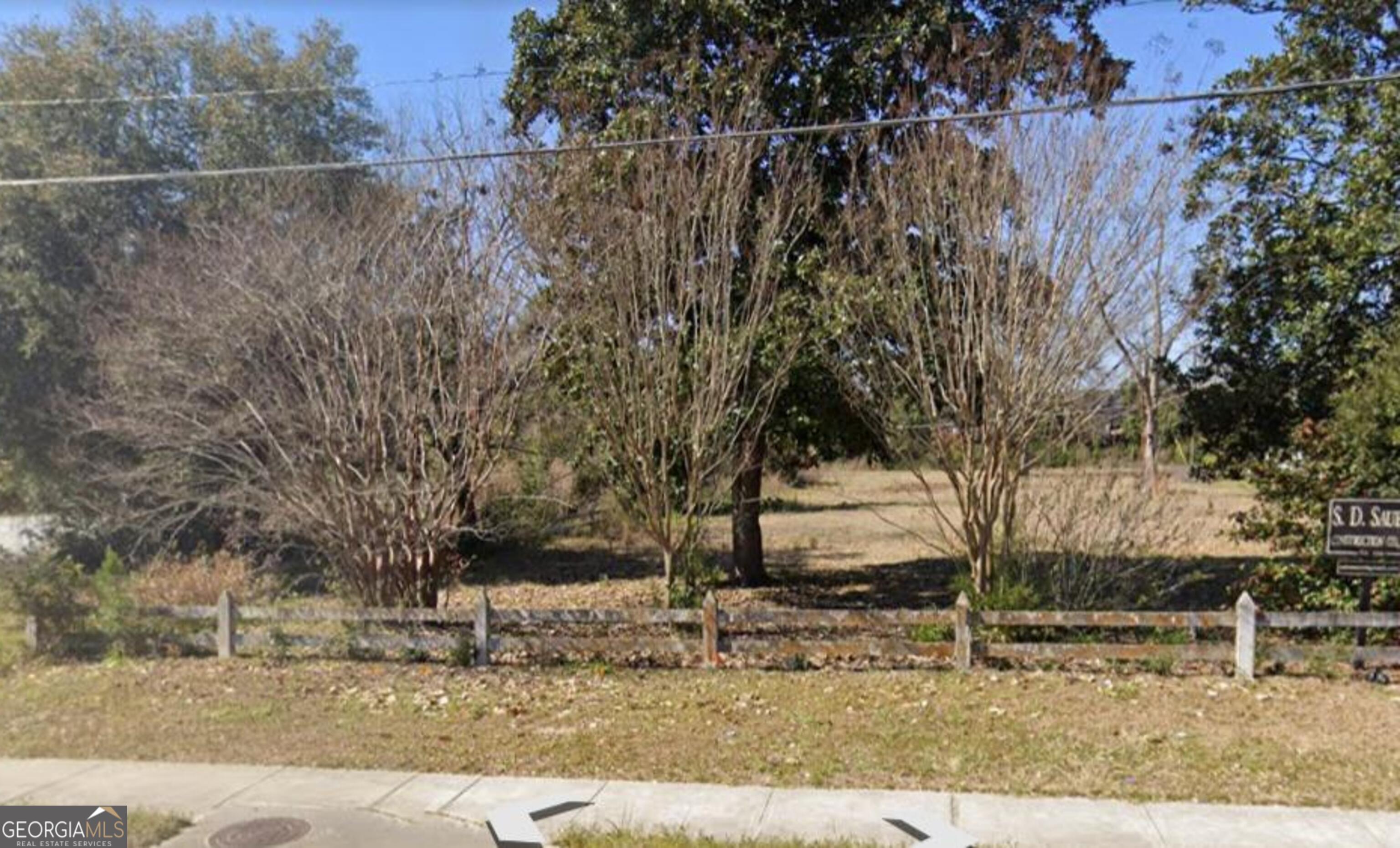 723 S Main Street Property Photo 6