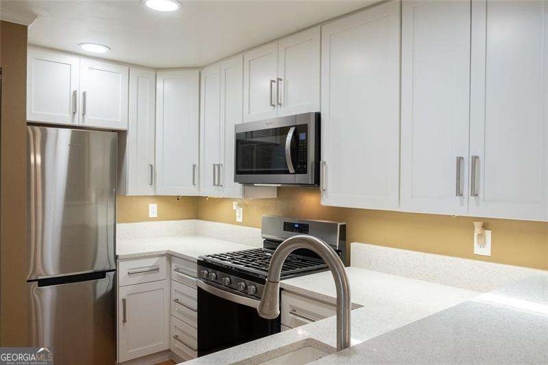 220 Renaissance Parkway Ne # 1201 Property Photo 9