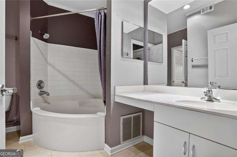 220 Renaissance Parkway Ne # 1201 Property Photo 16