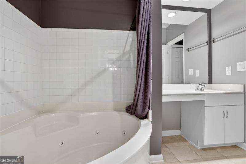 220 Renaissance Parkway Ne # 1201 Property Photo 17